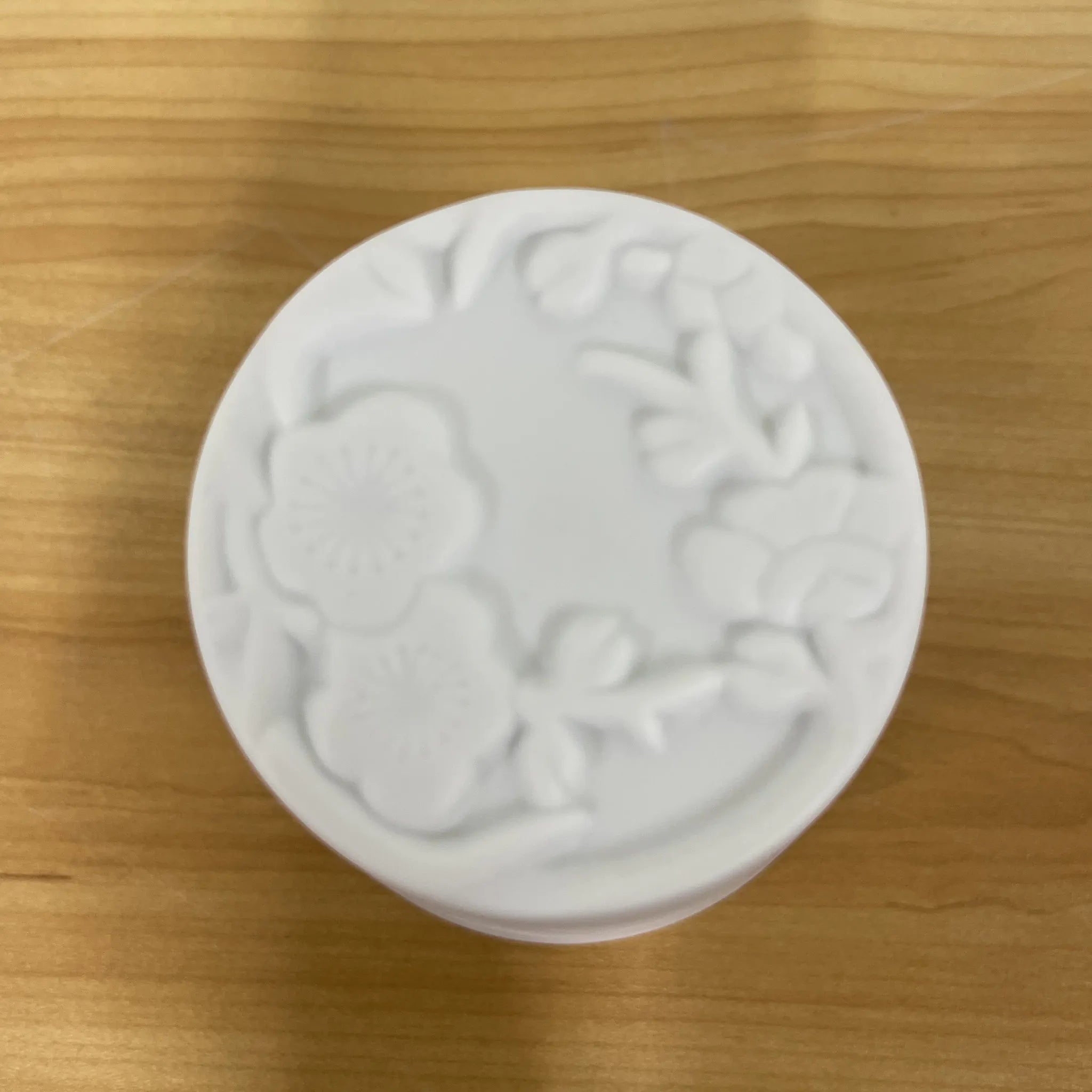 【リユース】 カップ / WDH / 磁器 / 日本 / 箱あり, エンボス, 梅