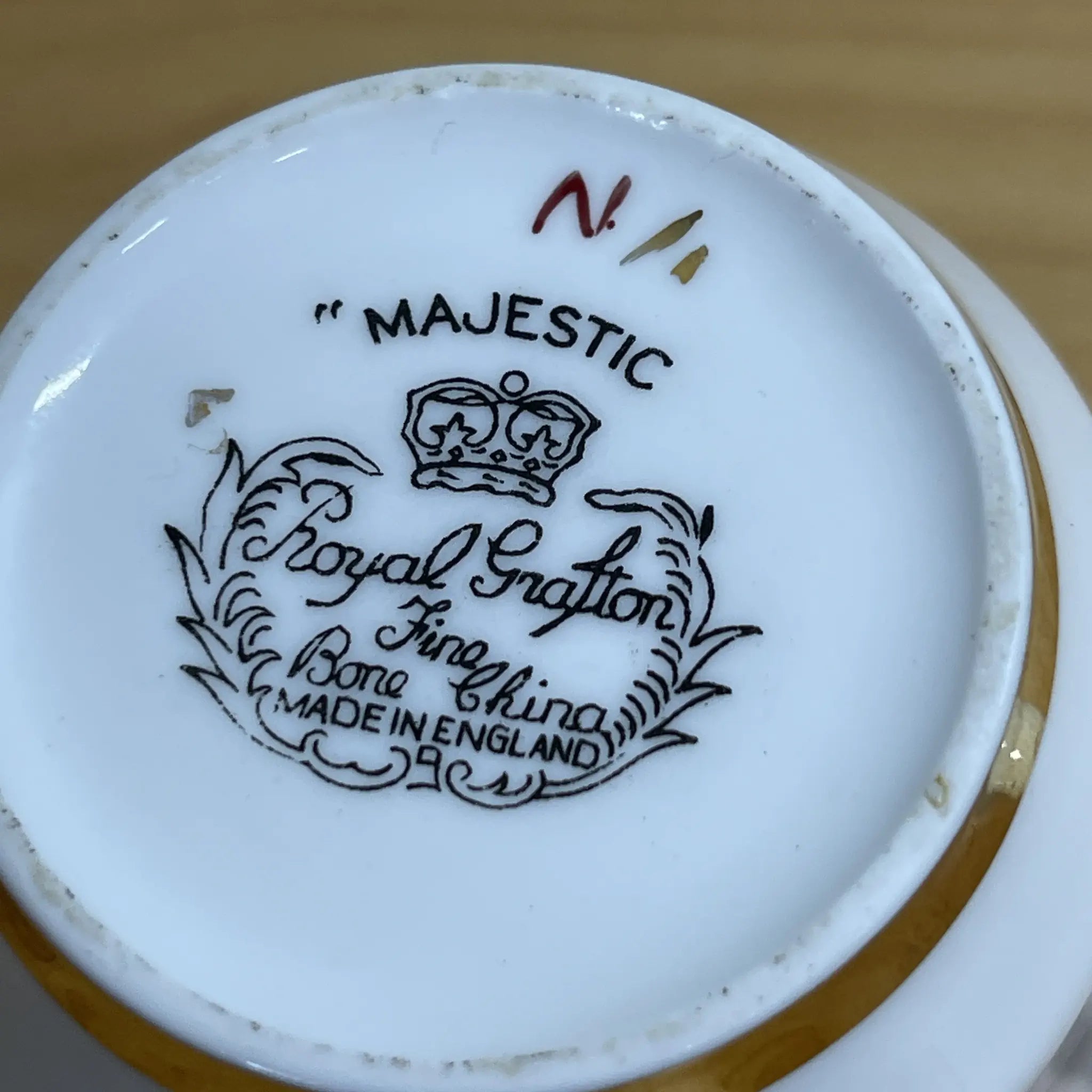 【复古】三重奏(c&s +甜点盘)2p / Royal Grafton / Majestic /估计20c中期/ Fine Bone China /英国/金彩