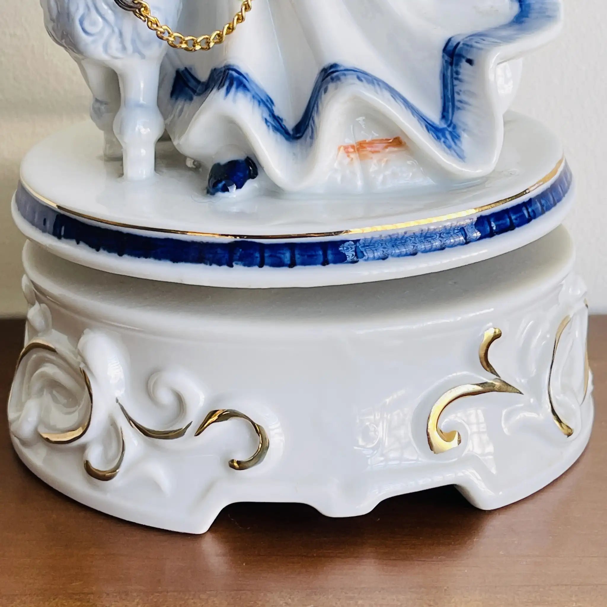 【リユース】 フィギュリンオルゴール人形 / ドマン(Demain) / コバルト人形シリーズ / 1980年頃 / 陶器 / イタリア / 補修あり