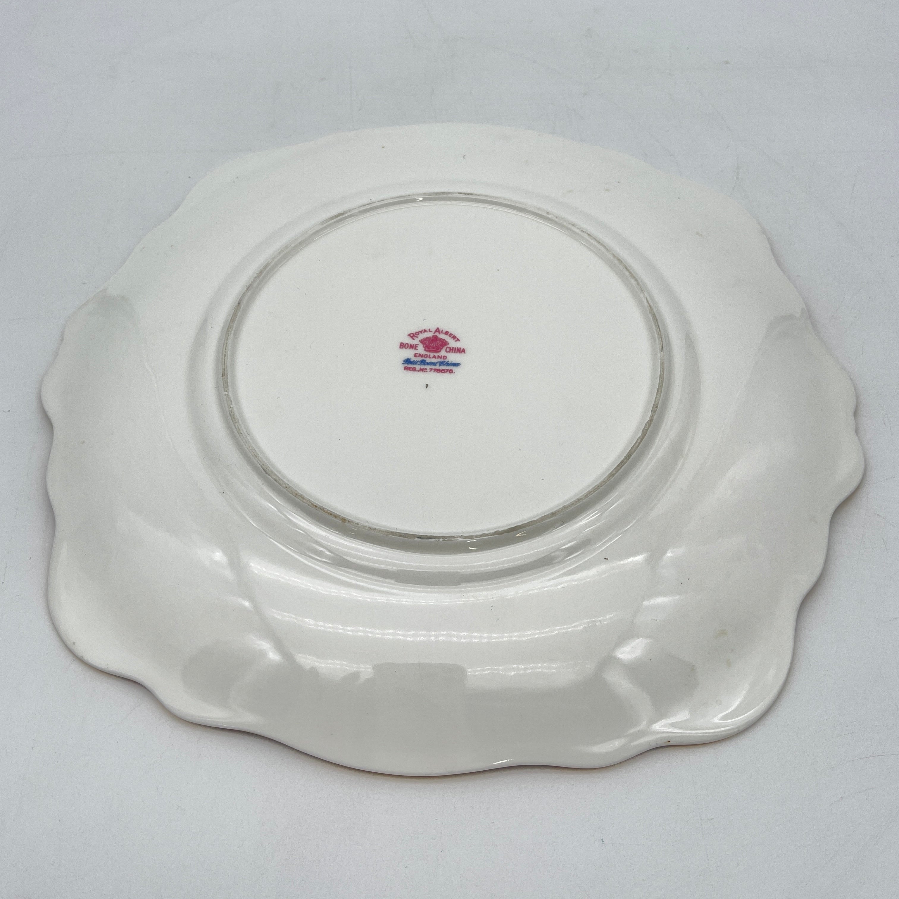 【复古】方形盘子/ Royal Albert / Petit Point /估计1930-70s / Bone China /英国/小波湾风