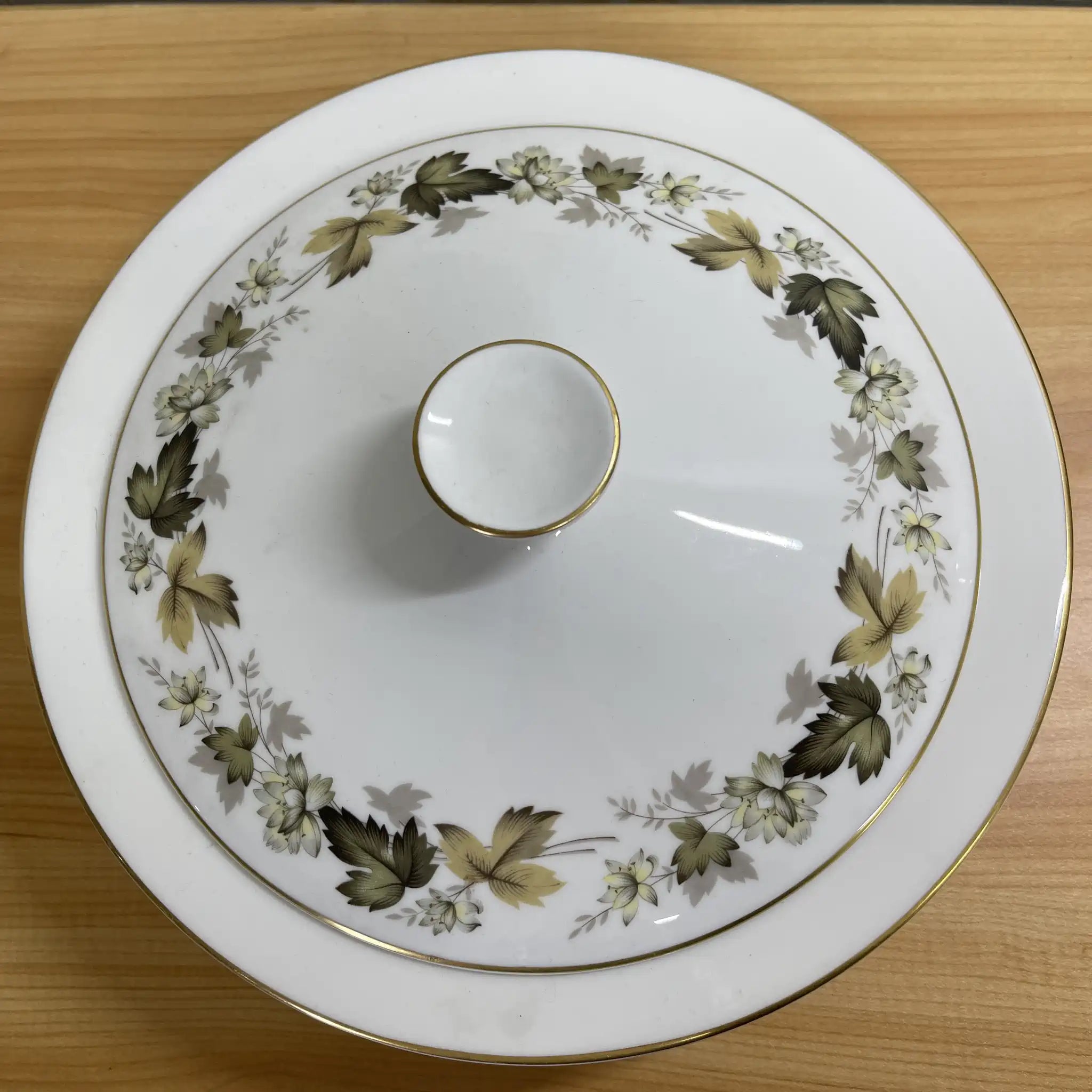 【复古】汤曲林/ Royal Doulton / Larchmont /估计20c中后期/瓷器/英国/金彩