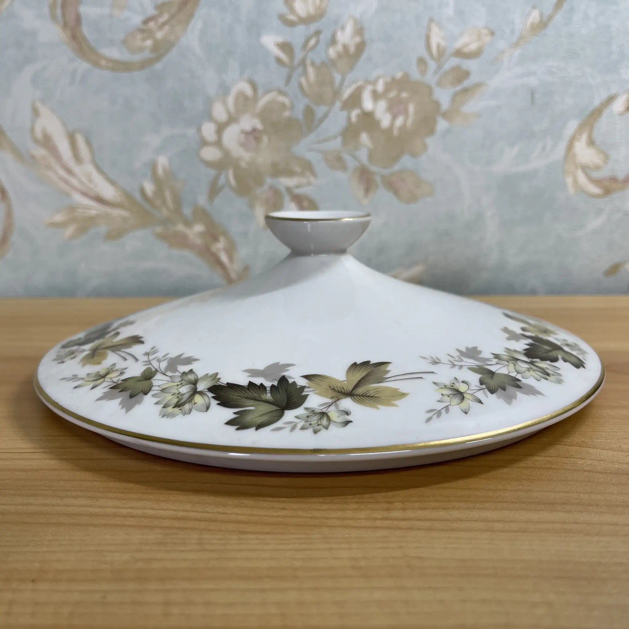 【复古】汤曲林/ Royal Doulton / Larchmont /估计20c中后期/瓷器/英国/金彩
