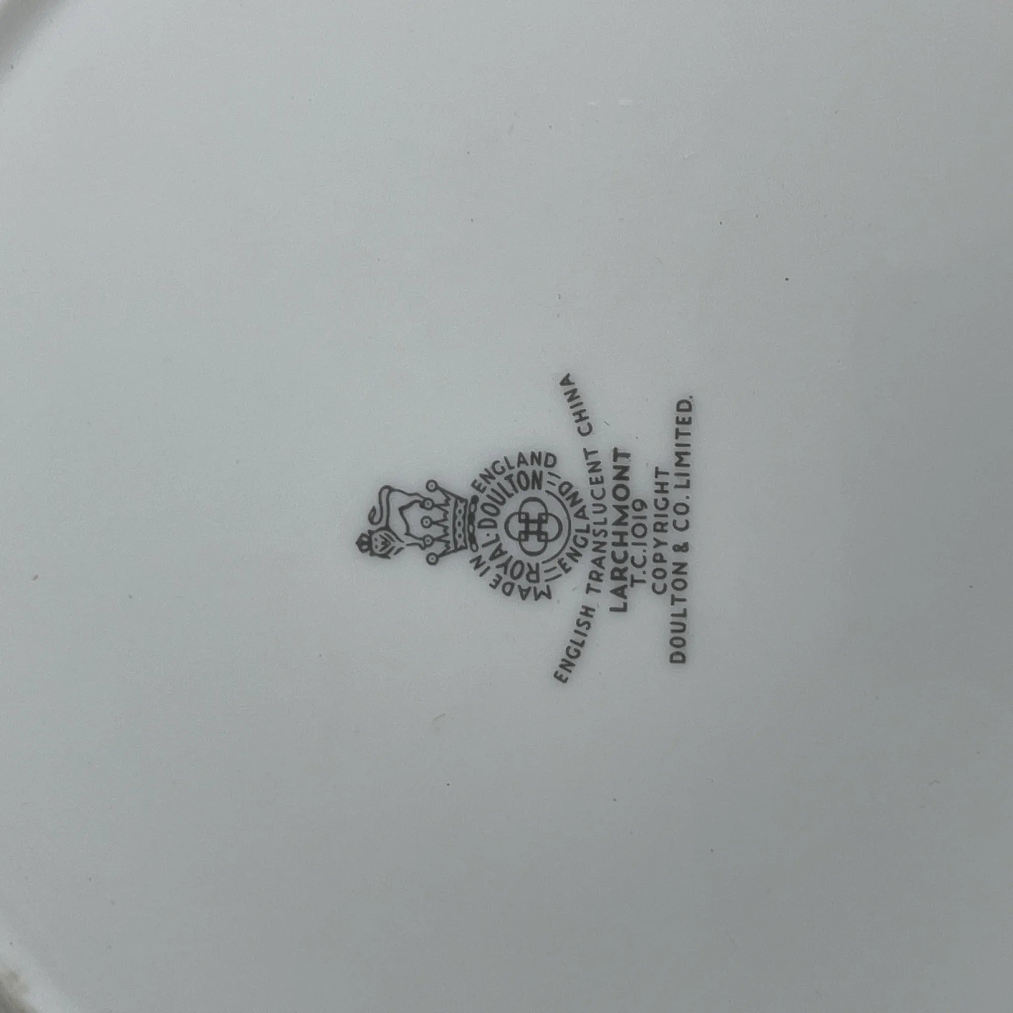 【复古】甜点盘(中盘)/ Royal Doulton / Larchmont /估计20c中后期/瓷器/英国/金彩