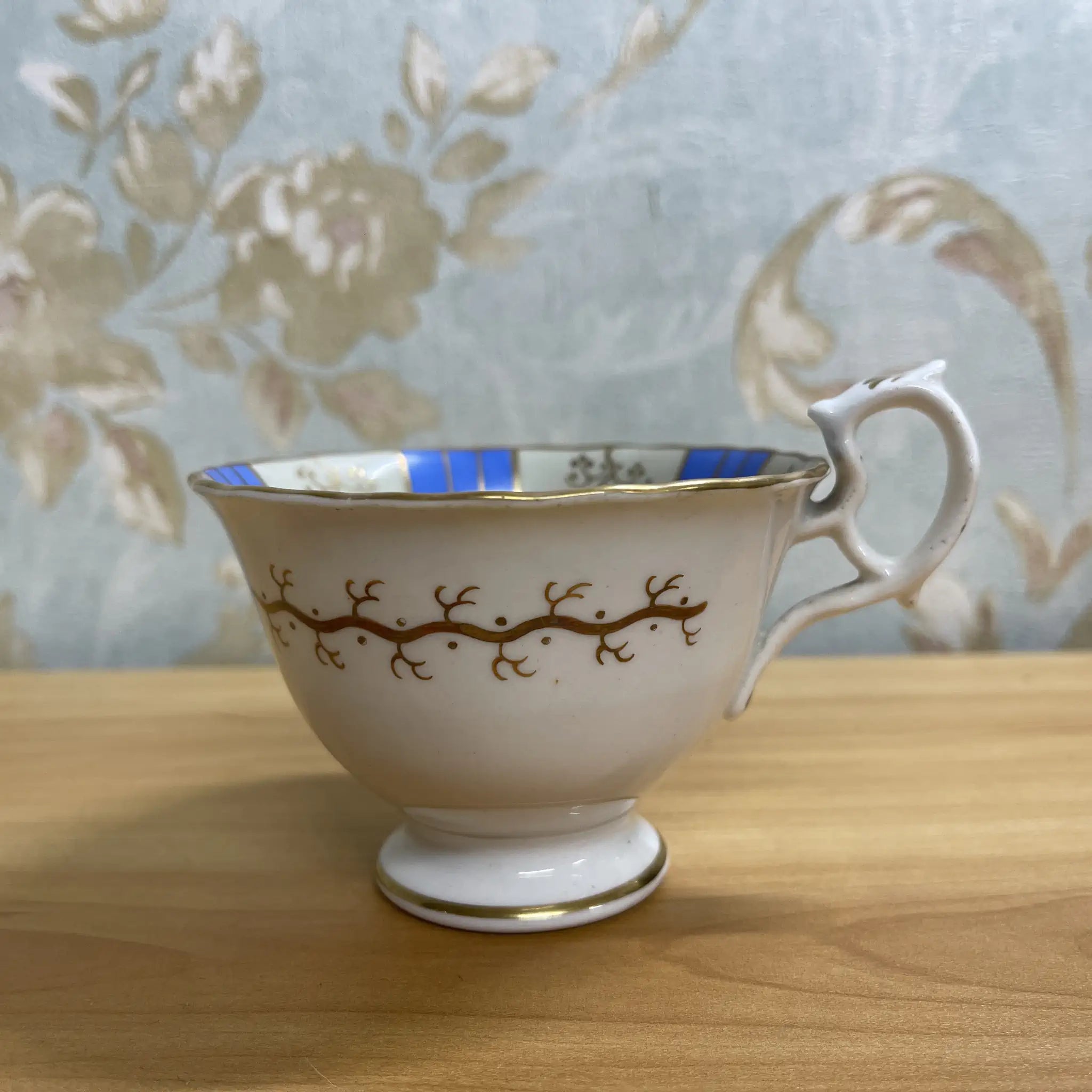 【古董】杯&碟子2p /推测19c后期/陶瓷器/金彩
