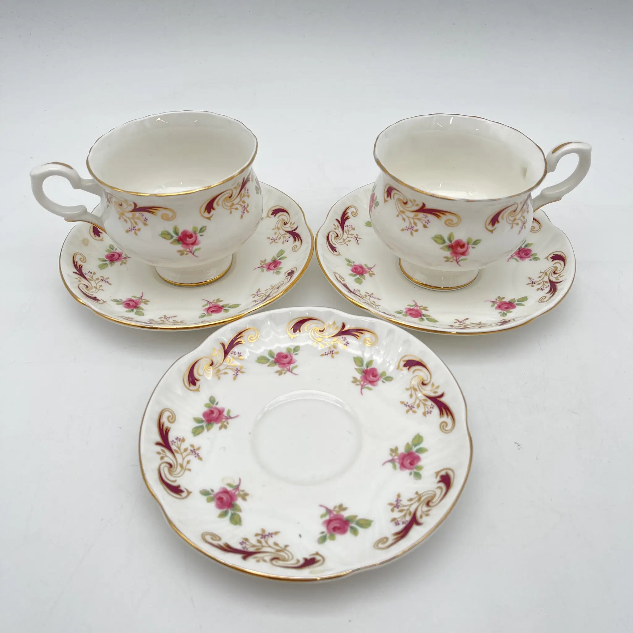 【复古】茶杯&茶托2p +备用茶托/ Crown Staffordshire(皇冠斯塔福德郡)/估计1930-50s / Fine Bone China /英国/玫瑰,滚动