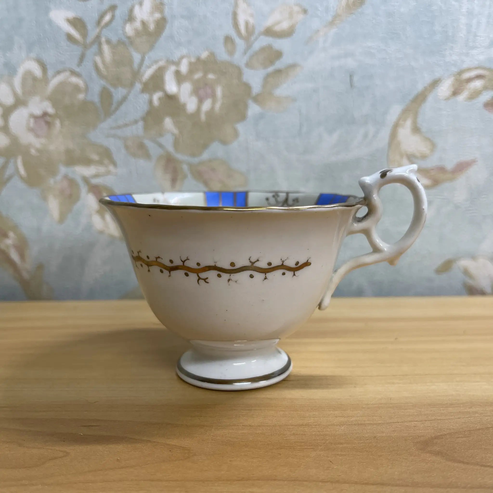 【古董】杯&碟子+杯/推测19c后期/陶瓷器/金彩