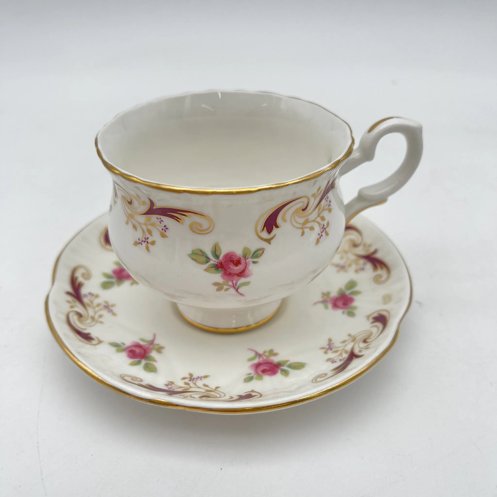 【复古】茶杯&碟子2p / Crown Staffordshire(皇冠斯塔福德郡)/估计1930-50s / Fine Bone China /英国/ 玫瑰,滚动