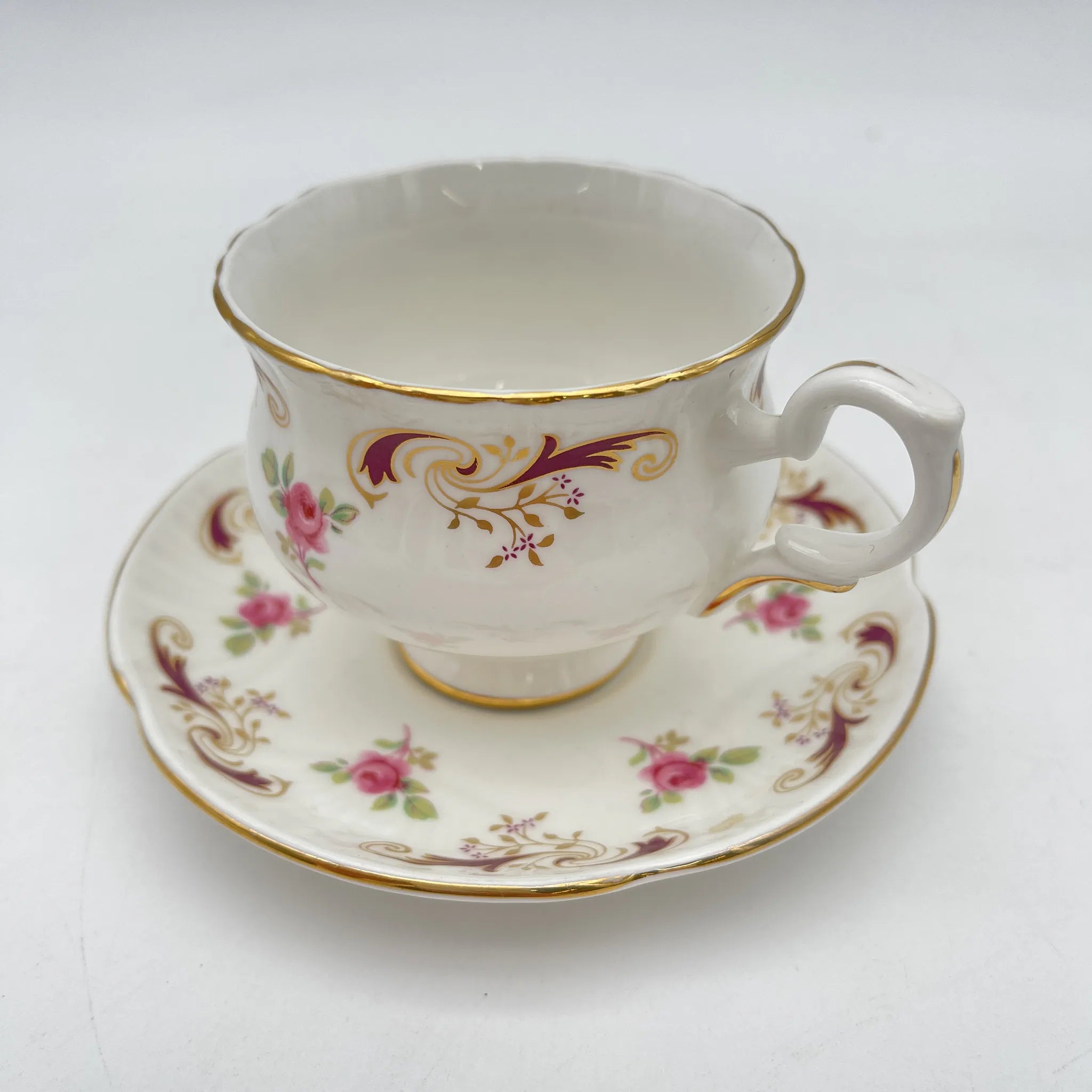 【复古】茶杯&碟子2p / Crown Staffordshire(皇冠斯塔福德郡)/估计1930-50s / Fine Bone China /英国/ 玫瑰,滚动