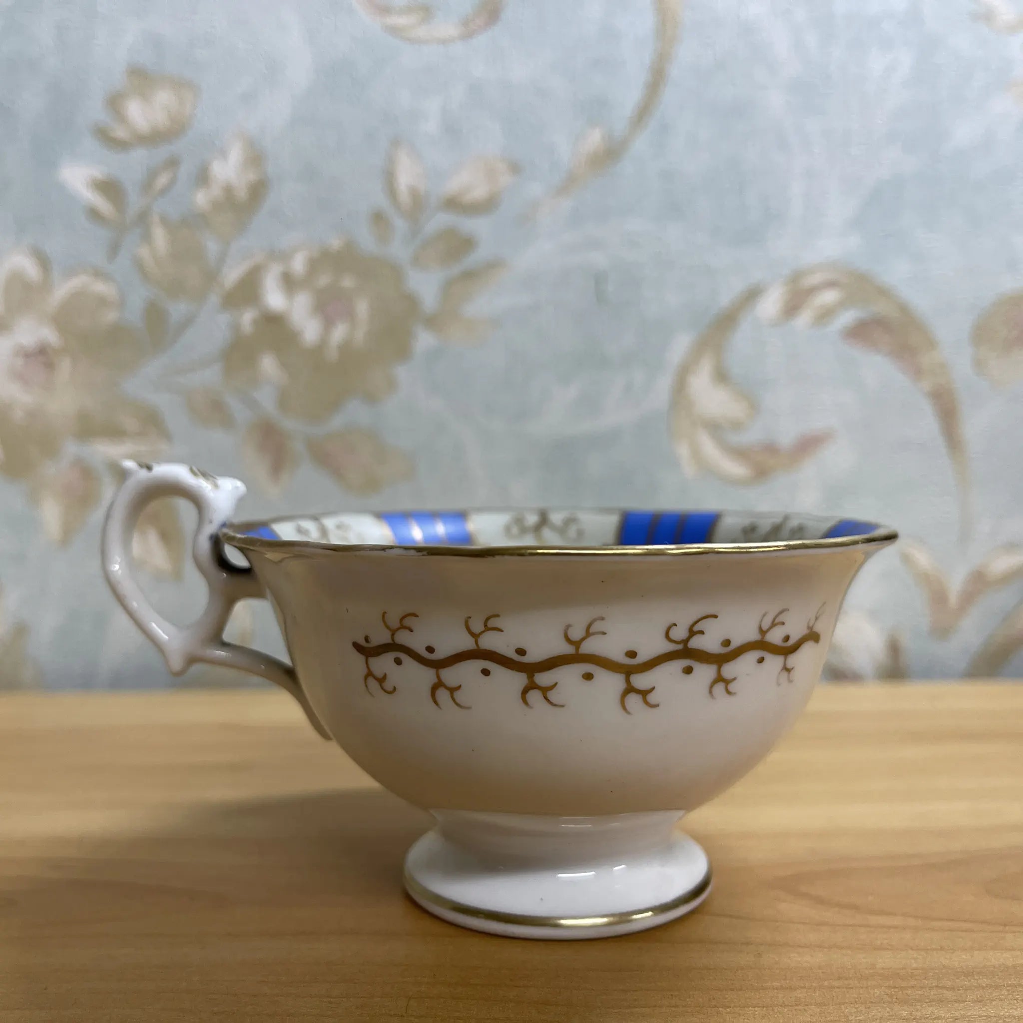 【古董】杯&碟子+杯/推测19c后期/陶瓷器/金彩