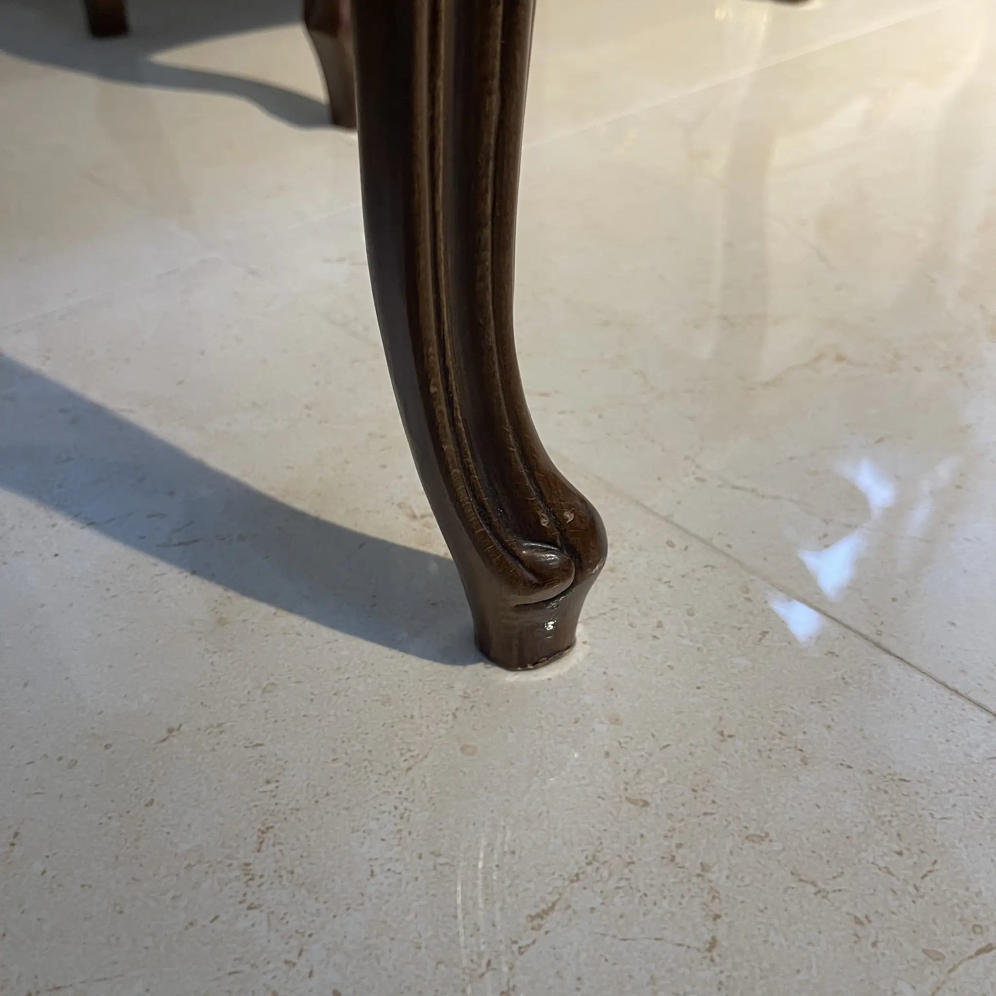 Antique Seti / Louis XV style / Late 20th century (presumably) / Beech Gobelin / Italy