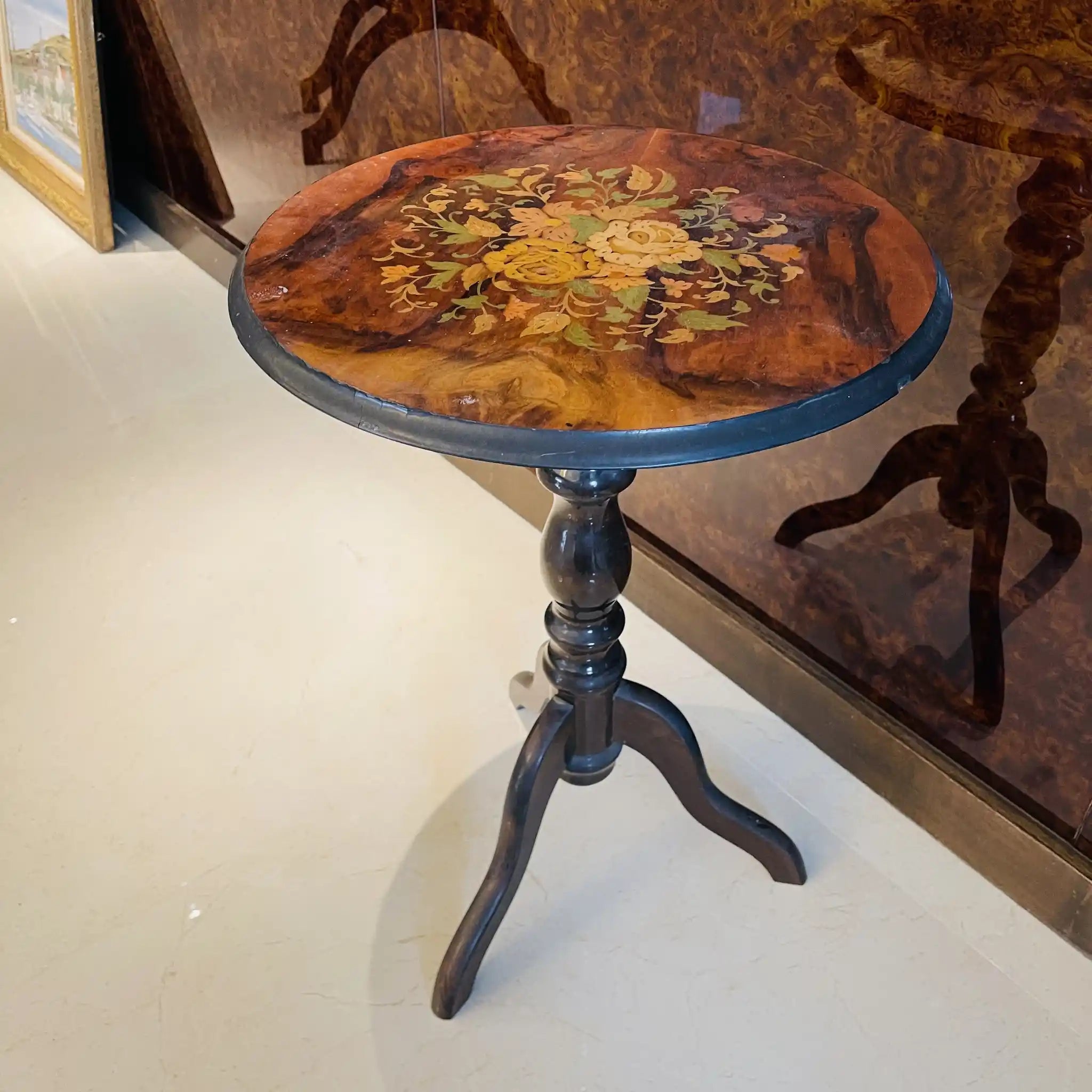 Vintage Side Table with Inlay / Italy