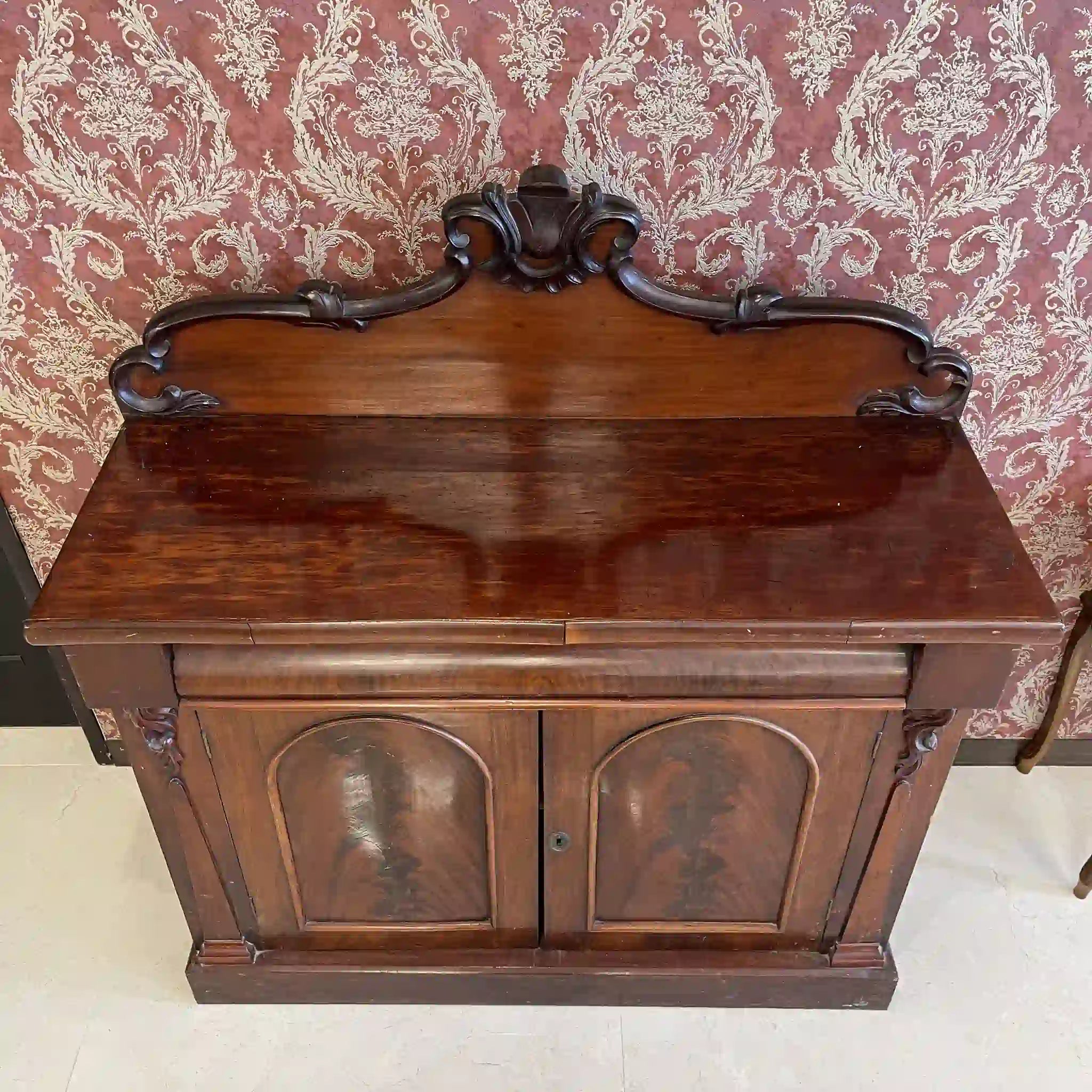 Antique Side Cabinet / Victorian Style / Late 19th Century (Estimated) / Mahogany / England