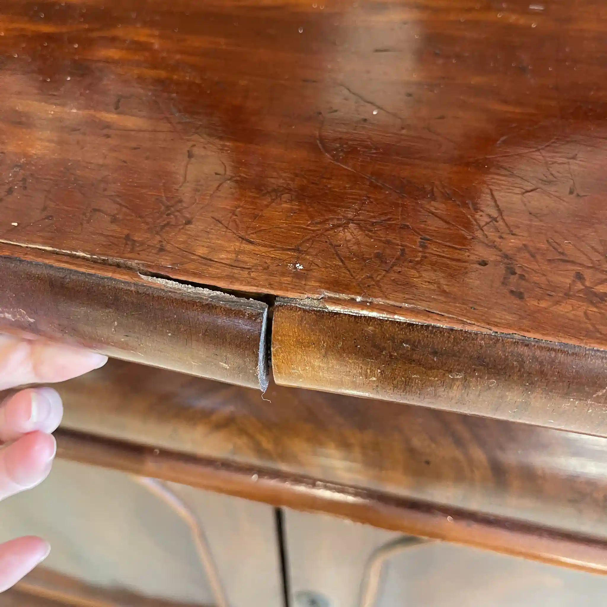 Antique Side Cabinet / Victorian Style / Late 19th Century (Estimated) / Mahogany / England