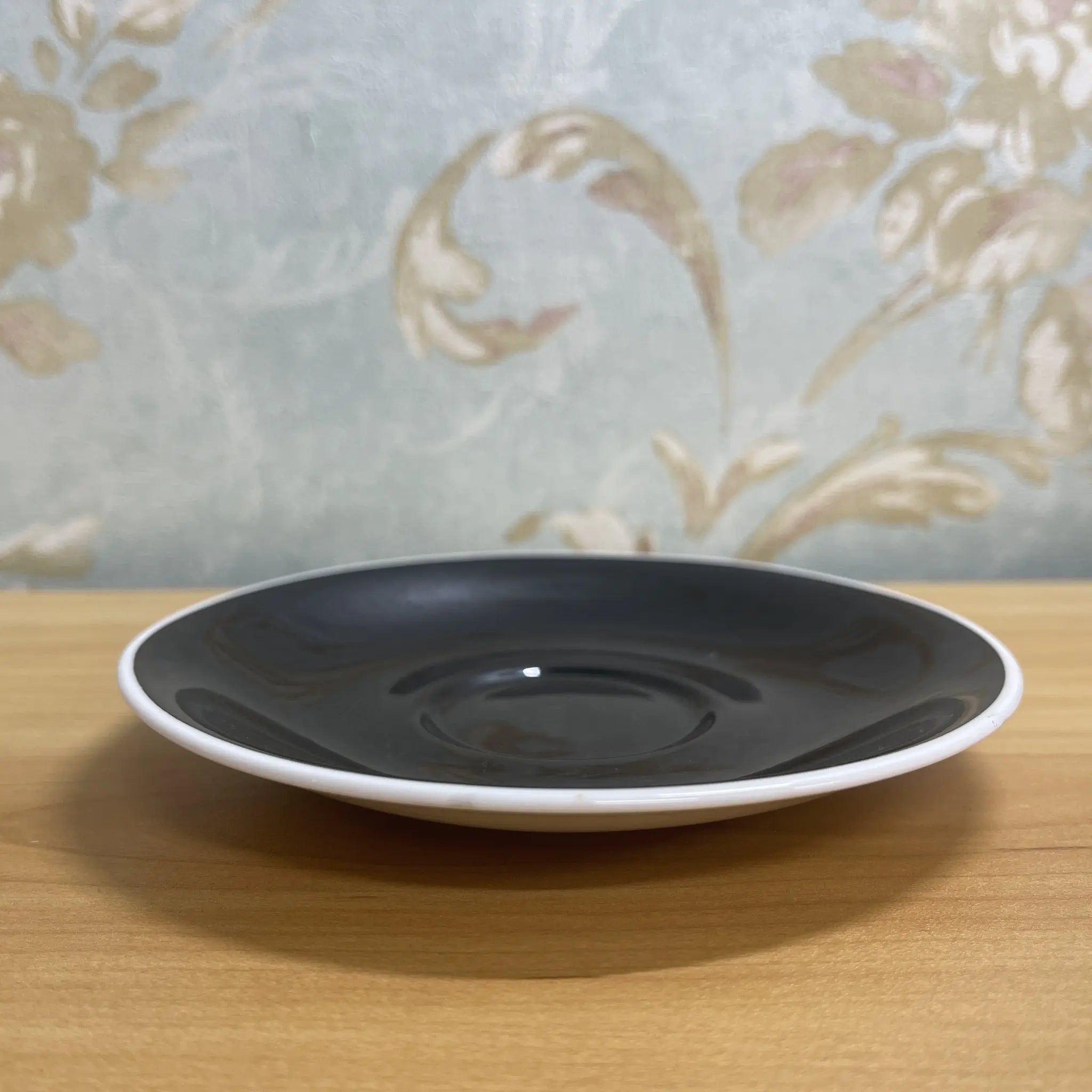 【复古】三重奏(c&s +甜点盘)2p / Royal Albert / Masquerade /估计20c中期/ Bone China /英国/黑玫瑰