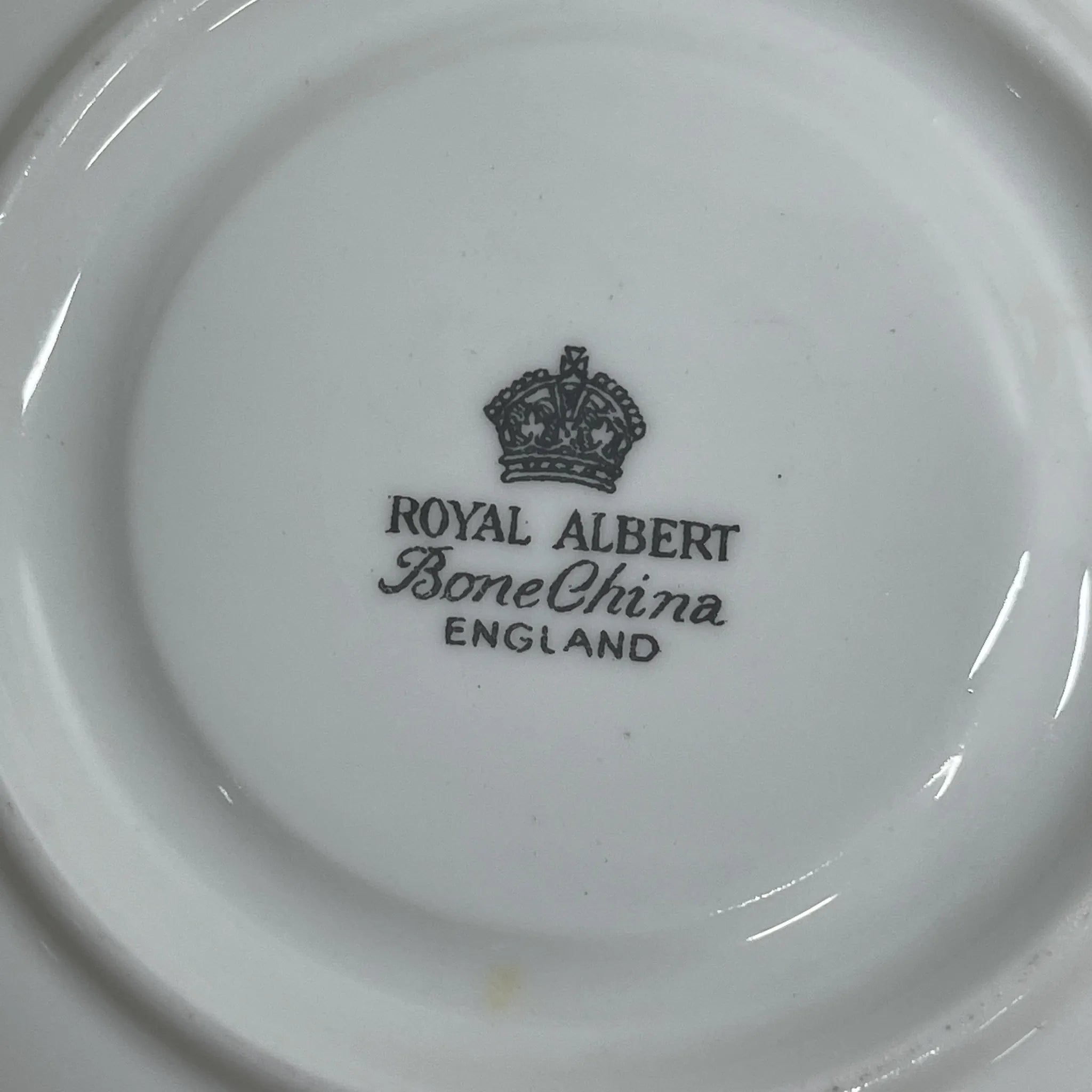 【复古】三重奏(c&s +甜点盘)2p / Royal Albert / Masquerade /估计20c中期/ Bone China /英国/黑玫瑰