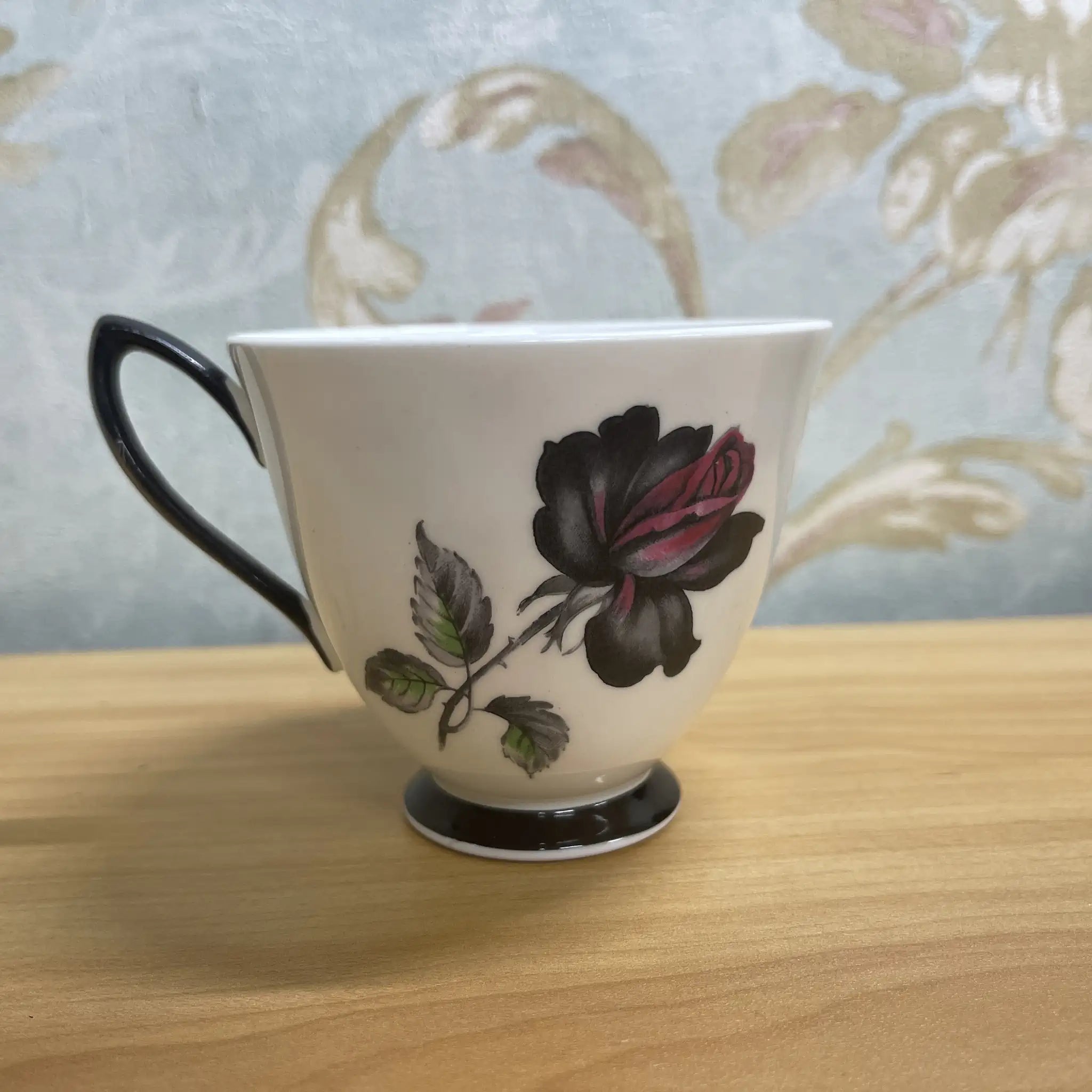 【复古】三重奏+甜点盘/ Royal Albert / Masquerade /估计20c中期/ Bone China /英国/黑玫瑰