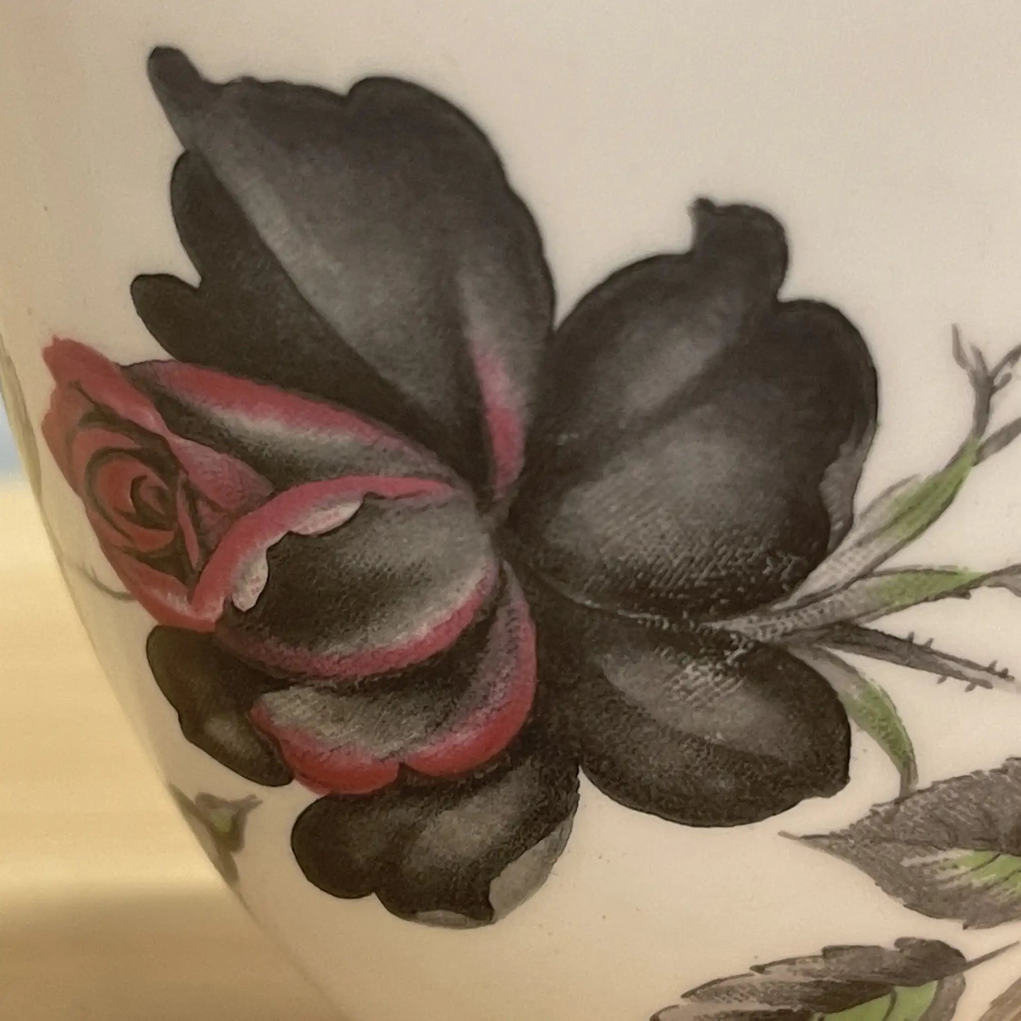 【复古】三重奏+甜点盘/ Royal Albert / Masquerade /估计20c中期/ Bone China /英国/黑玫瑰