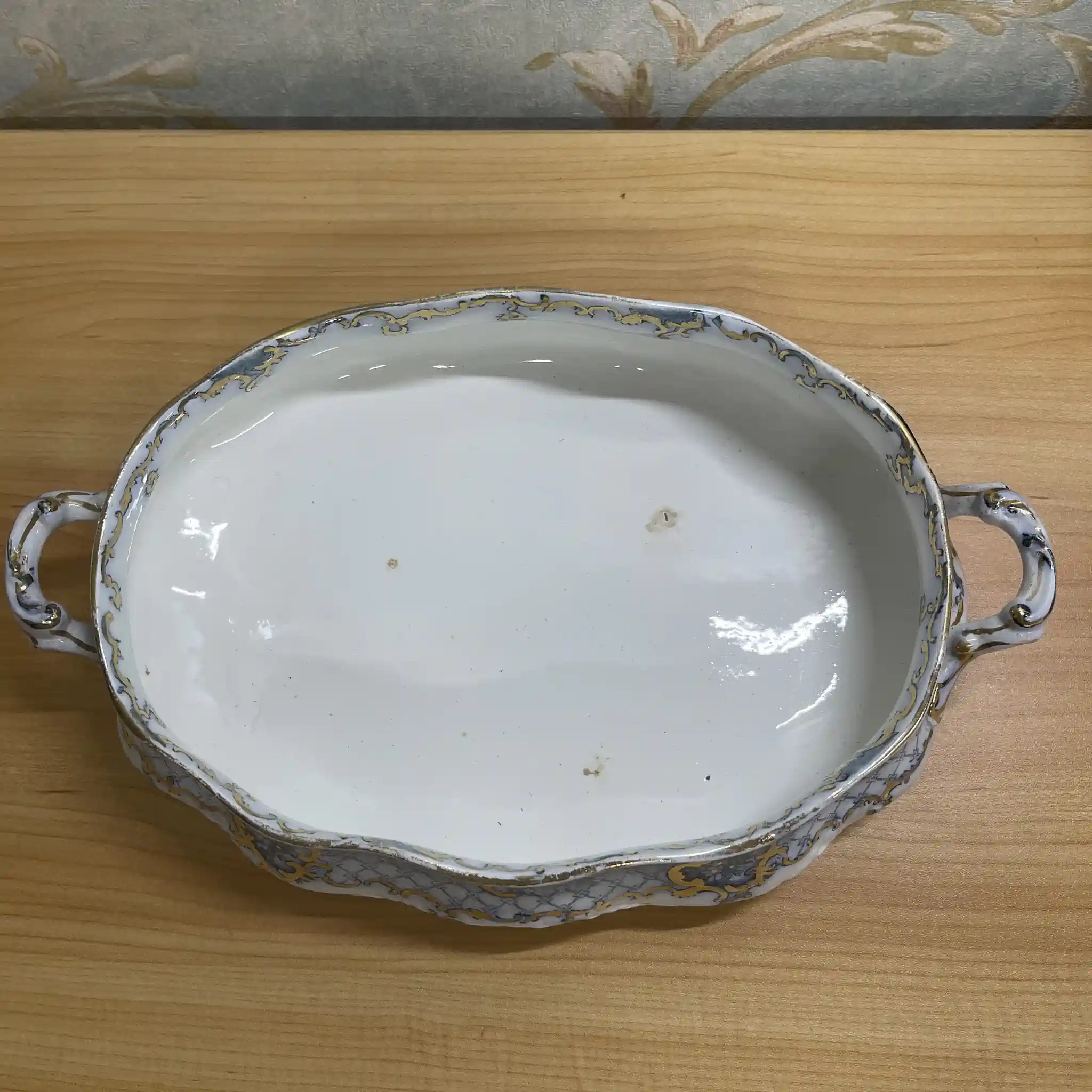 【古董】汤底/ Furnivals / Venice /估计1900左右/陶器/英国/罗凯,卷轴,拉提斯作品