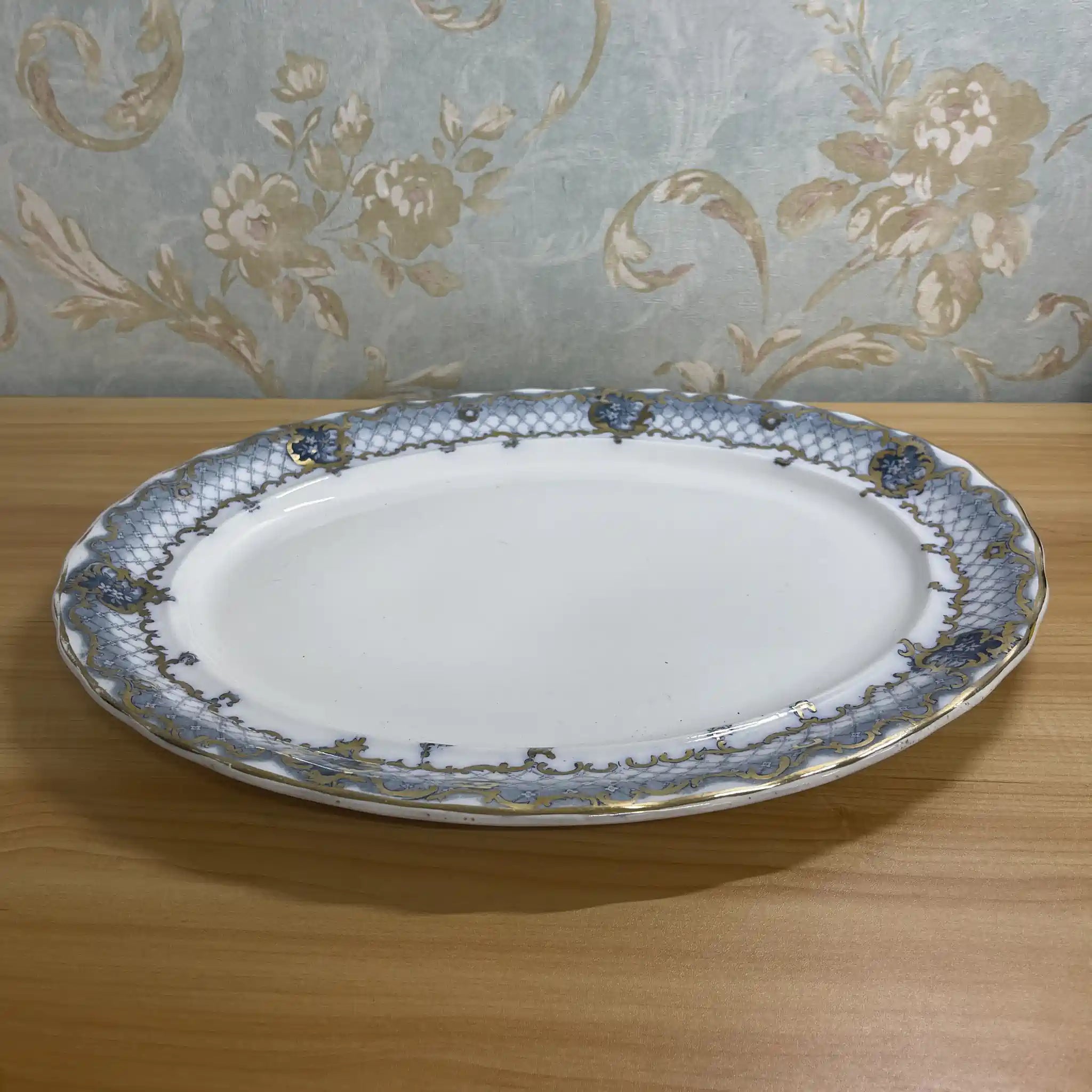 【古董】椭圆形盘子/ Furnivals / Venice /估计1900年左右/陶器/英国/罗卡伊,卷轴,拉提斯作品
