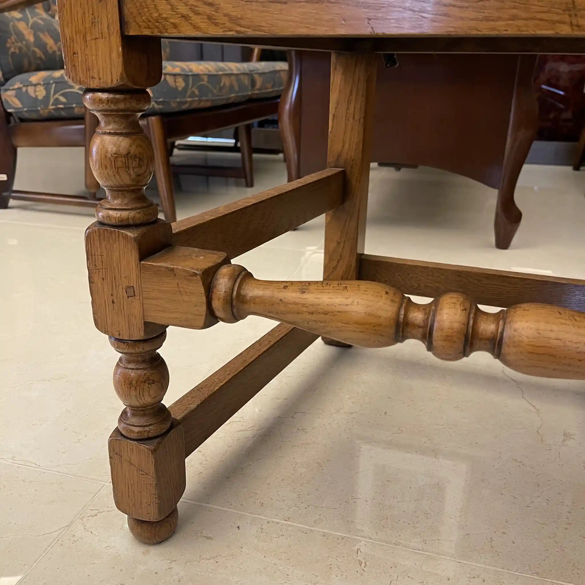 古董餐桌椅套裝/可伸縮餐桌和扶手椅