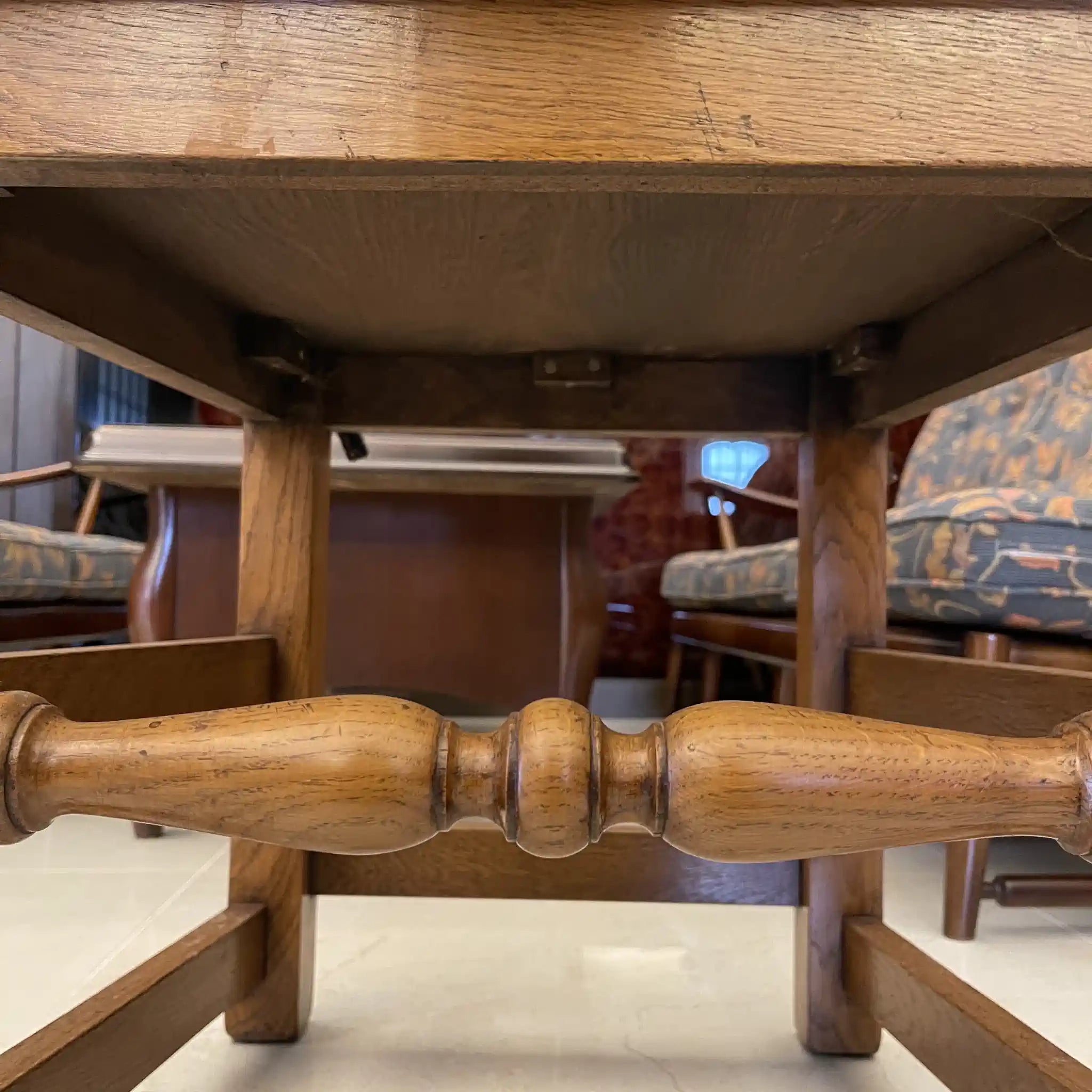 古董餐桌椅套裝/可伸縮餐桌和扶手椅