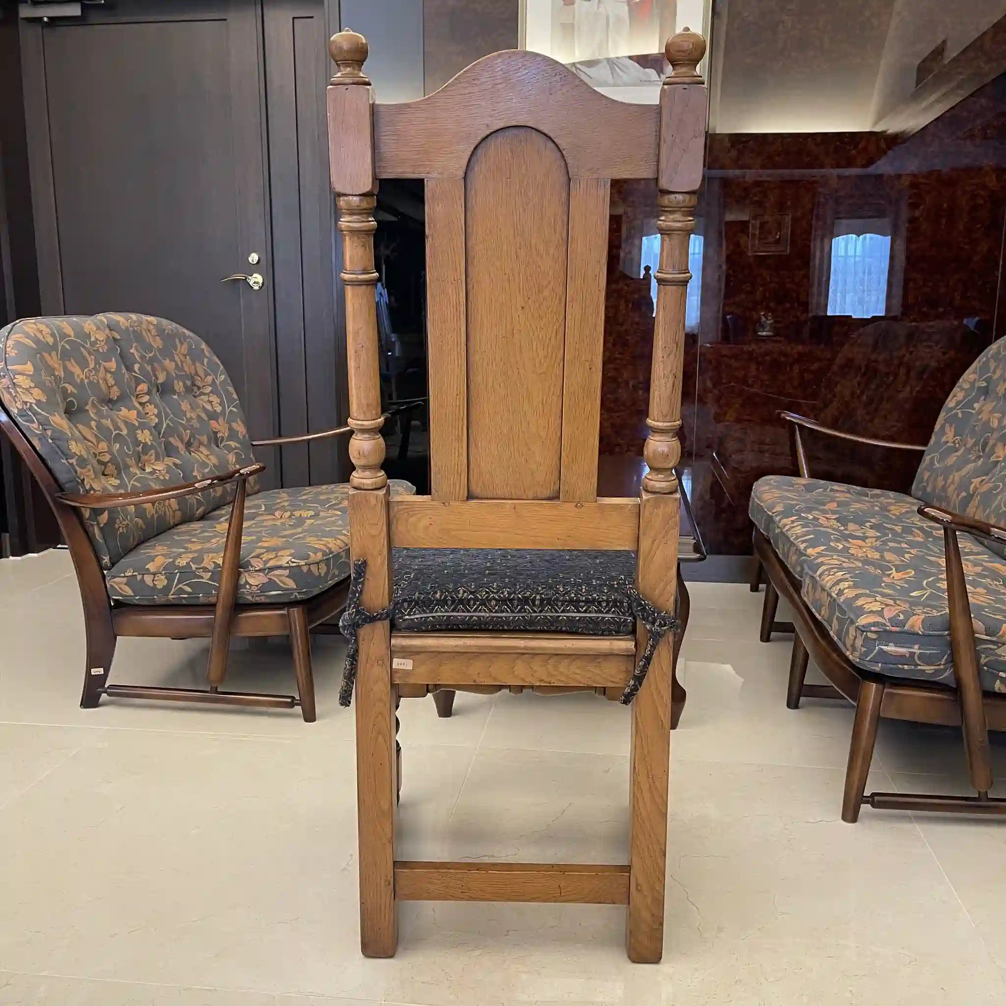 古董餐桌椅套裝/可伸縮餐桌和扶手椅