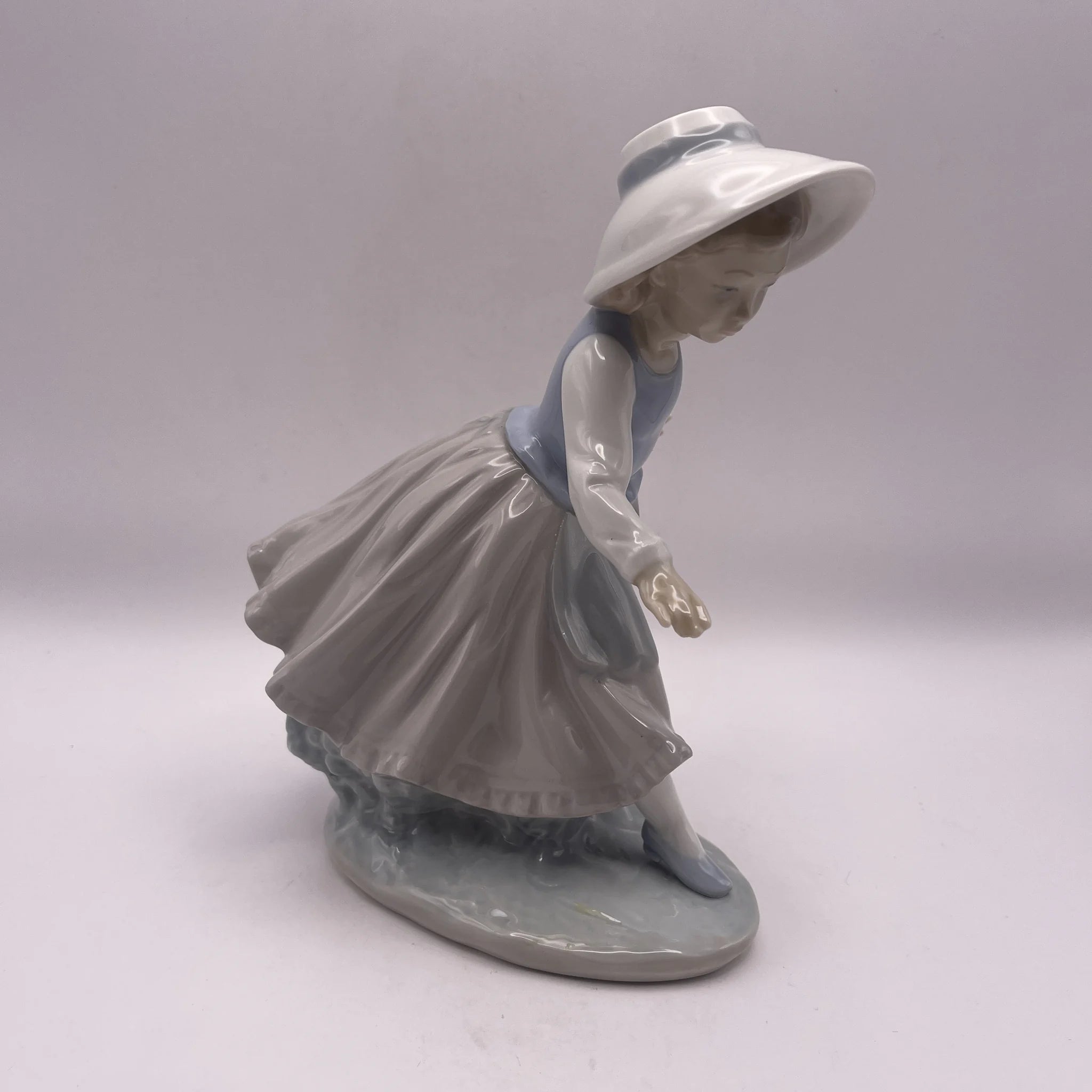 【リユース】 フィギュリン人形 / NAO by Lladro(ナオ バイ リヤドロ) / 1980年代 / スペイン