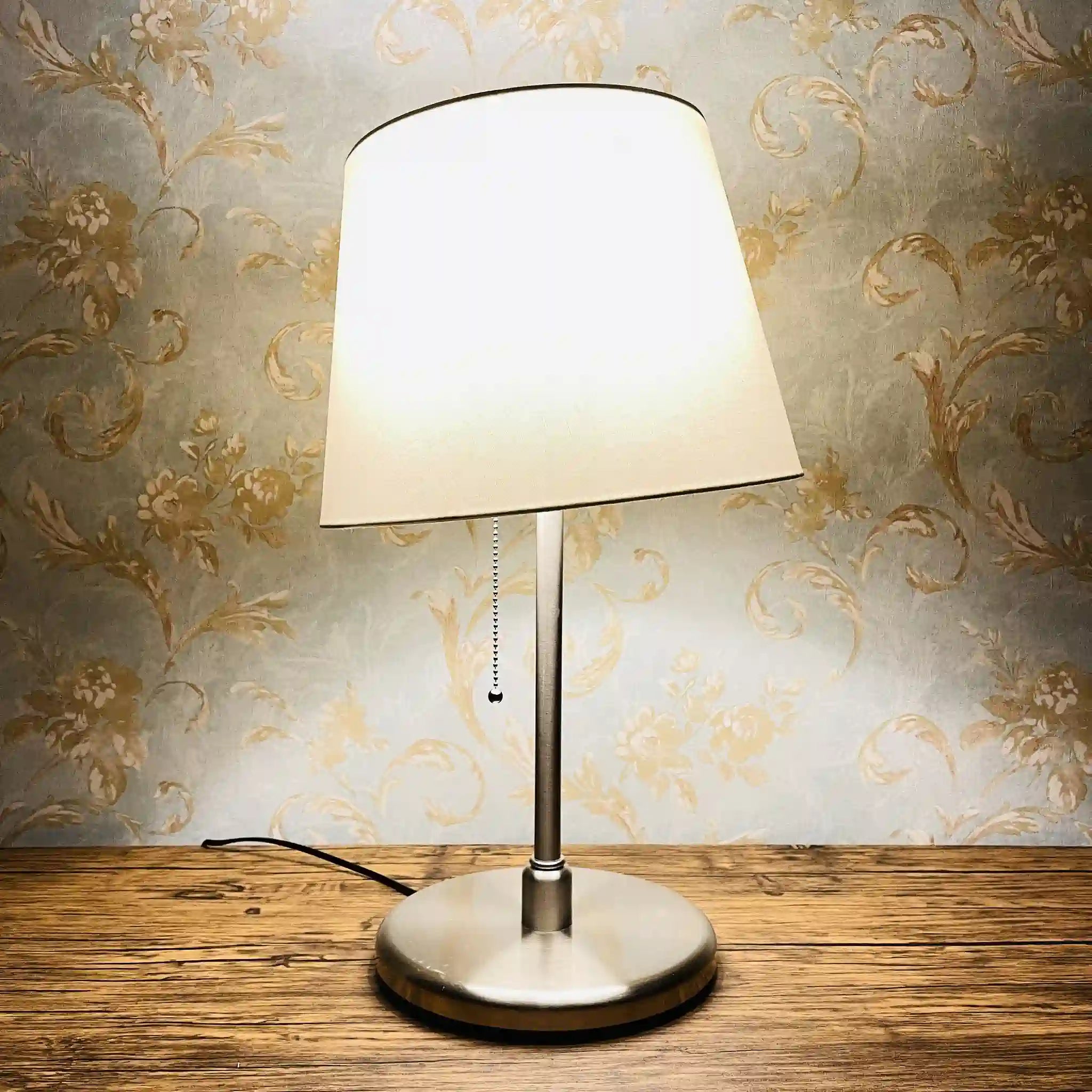 【リユース】 テーブルランプ / IKEA / B1901 Max13W 100V 50-60Hz