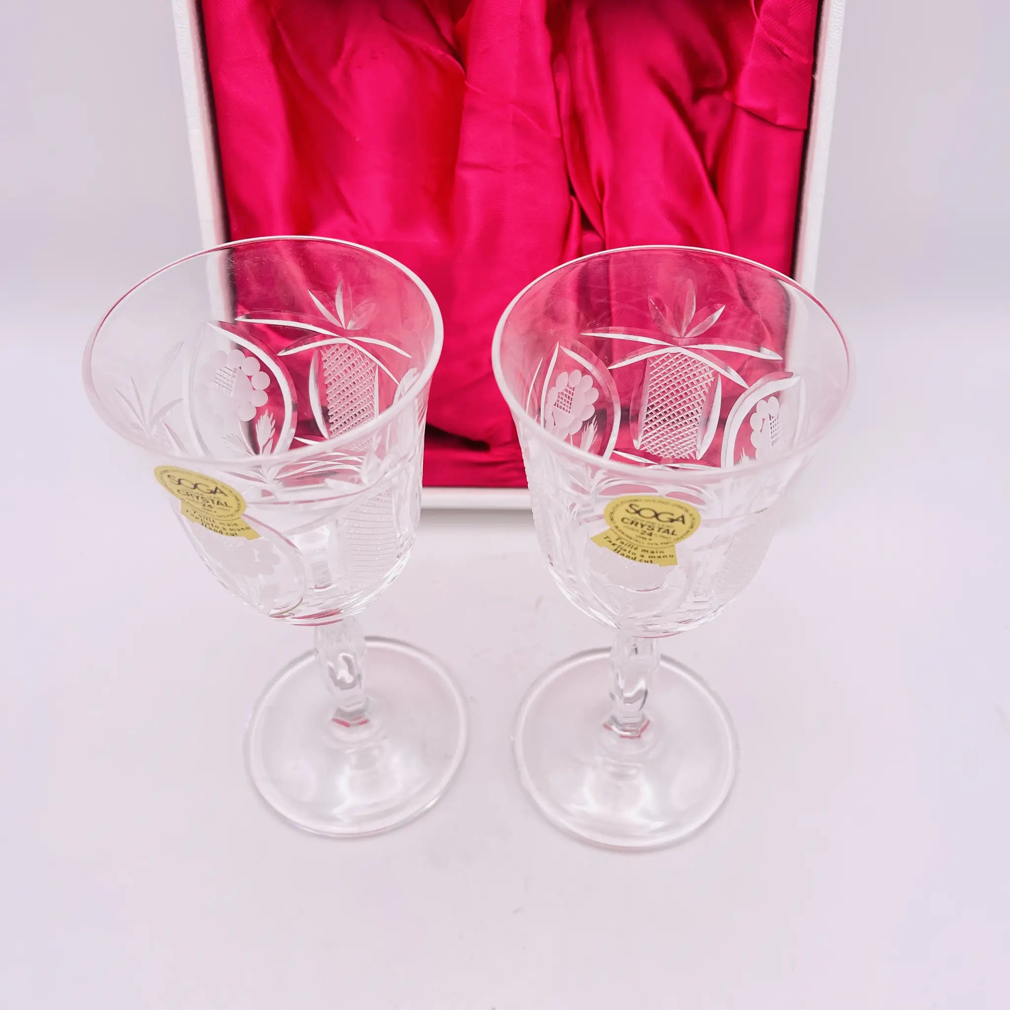 【リユース】 ペアワイングラス / SOGA / ハンドカット / クリスタルガラス / イタリア / 未使用 / 箱付き