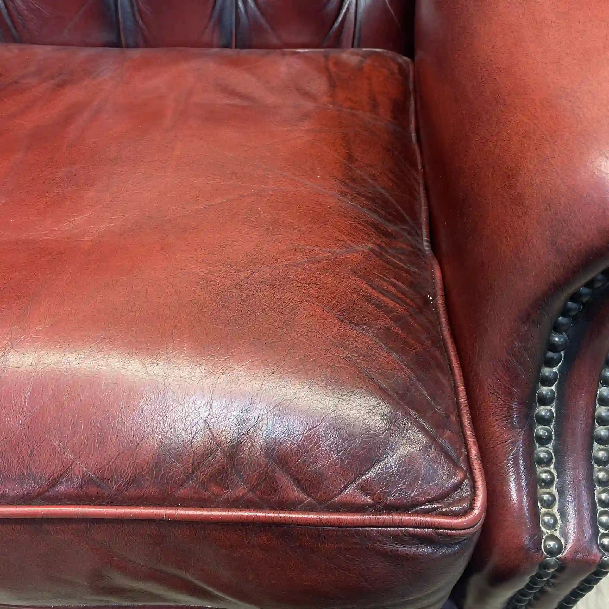 【アンティーク】 チェスターフィールドチェア / 1940年代 / 本革 / イギリス / ボタン締め,飾り鋲,総革張り