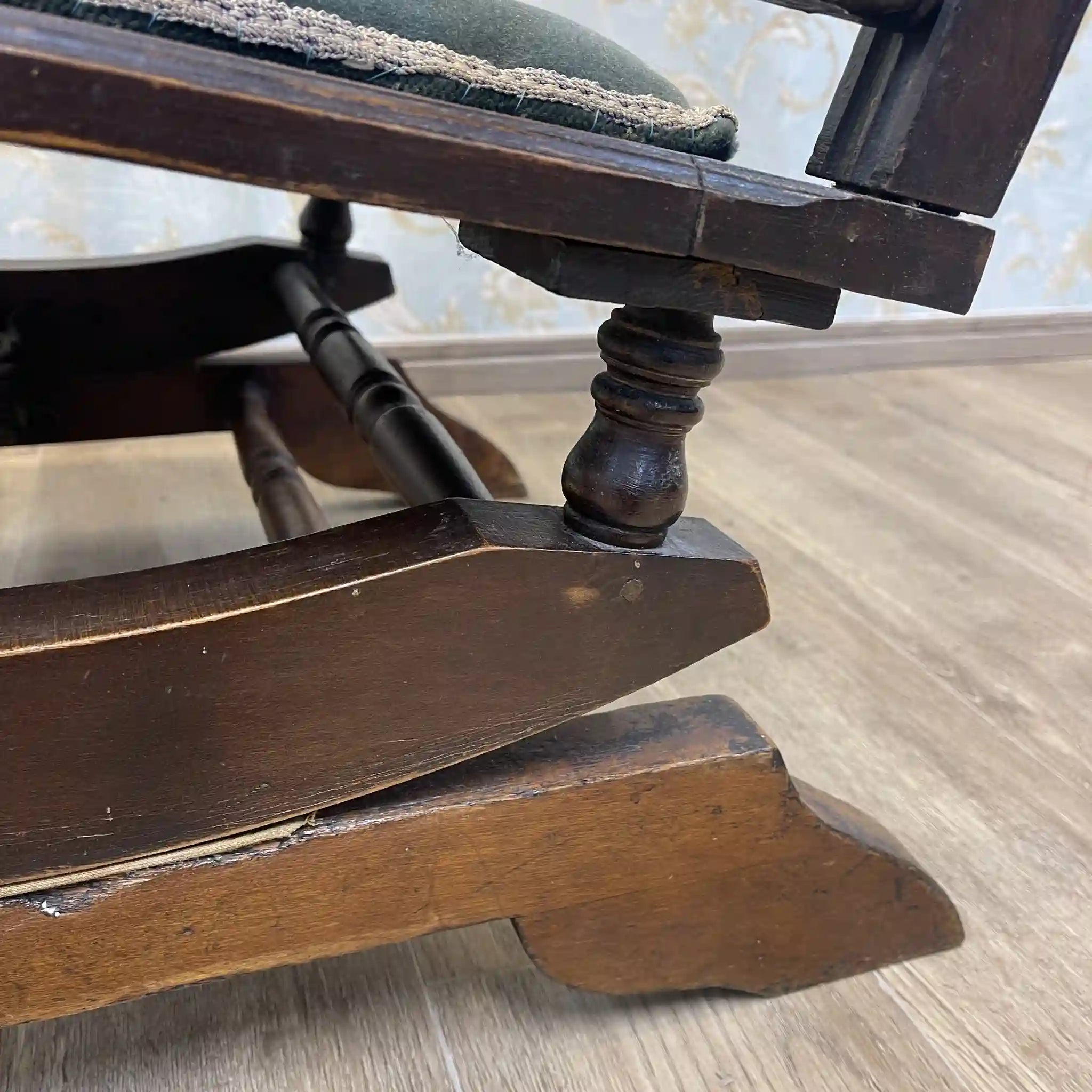 【アンティーク】 ロッキングチェア / 挽物細工,ターニング,スプリング機構