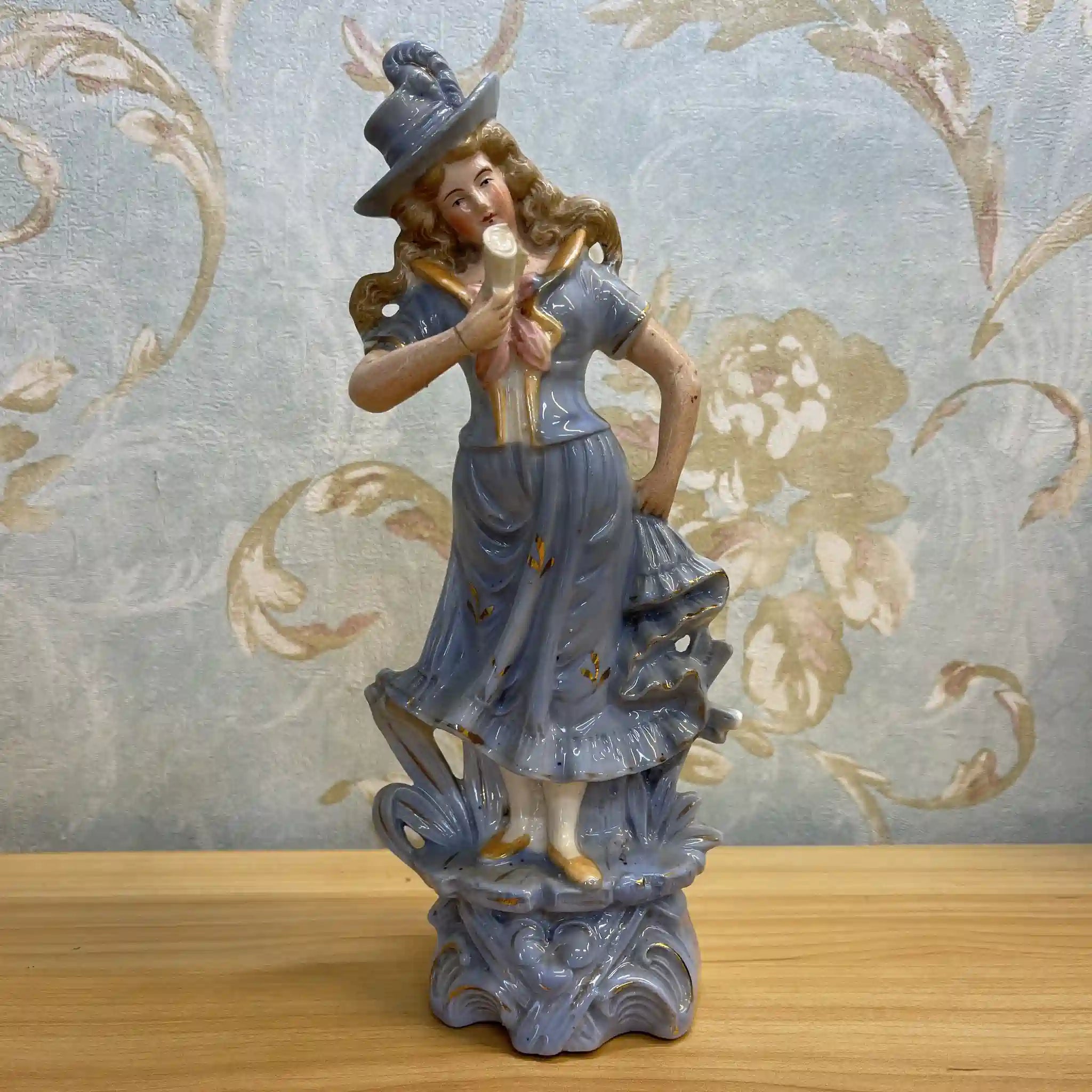 【ビンテージ】 フィギュリン(陶磁器人形)