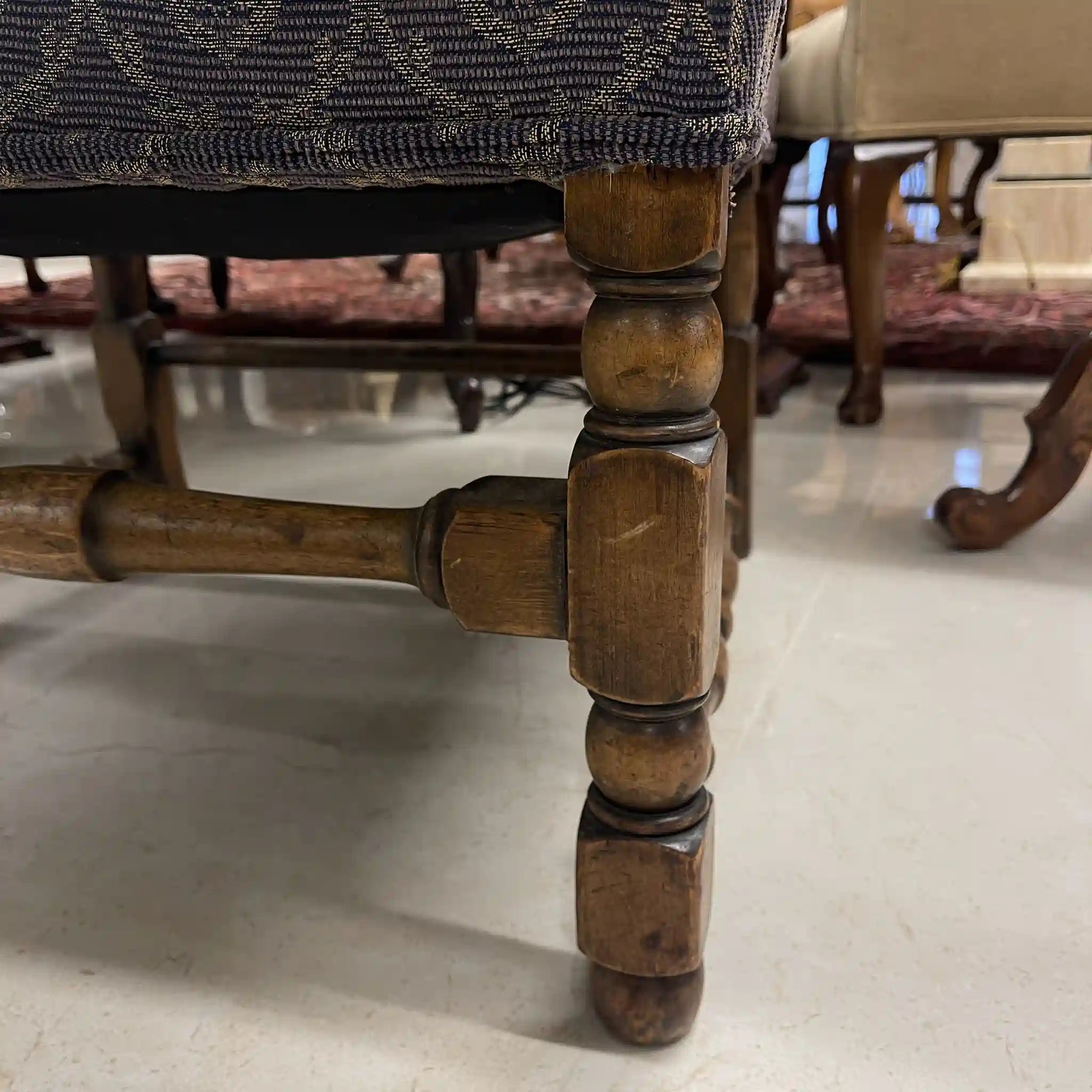 【アンティーク】 ハイバックウィングソファ / ジャコビアン様式 / 20世紀中頃 / ビーチ材 / イギリス / イギリス直輸入, ダマスク柄