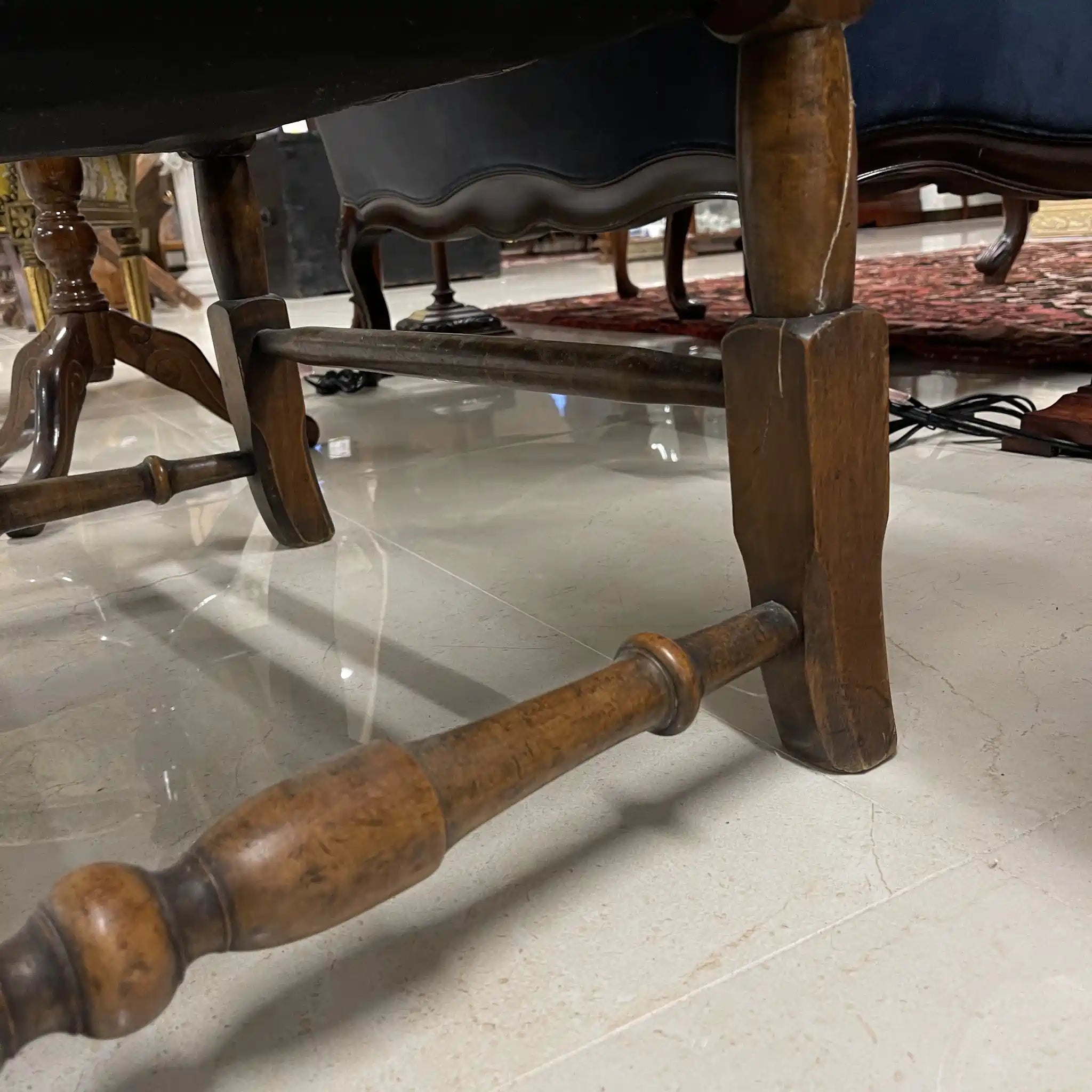 【アンティーク】 ハイバックウィングソファ / ジャコビアン様式 / 20世紀中頃 / ビーチ材 / イギリス / イギリス直輸入, ダマスク柄