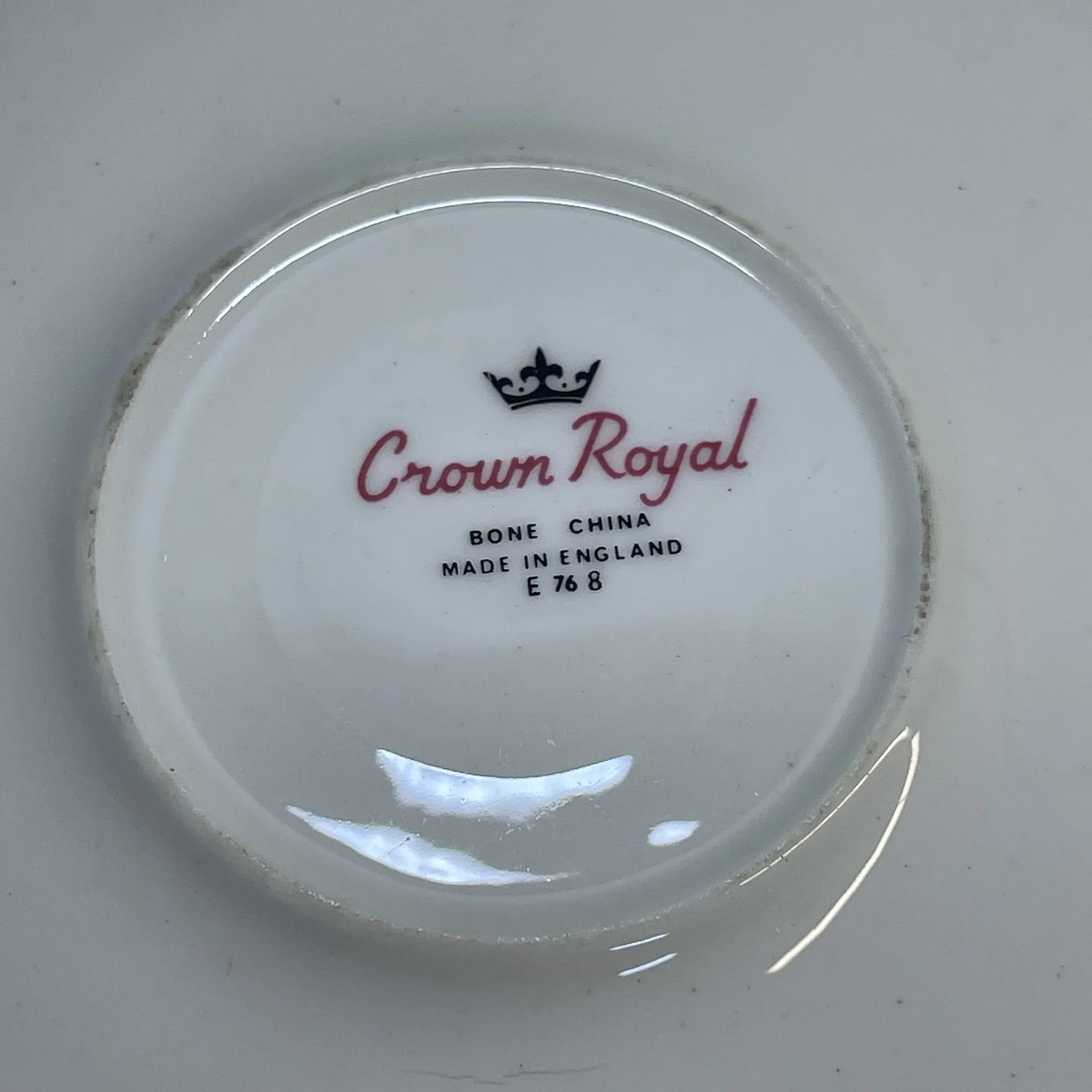 【复古】杯&碟子/ Crown Royal /估计20c中/ Bone China /英国/玫瑰,金彩