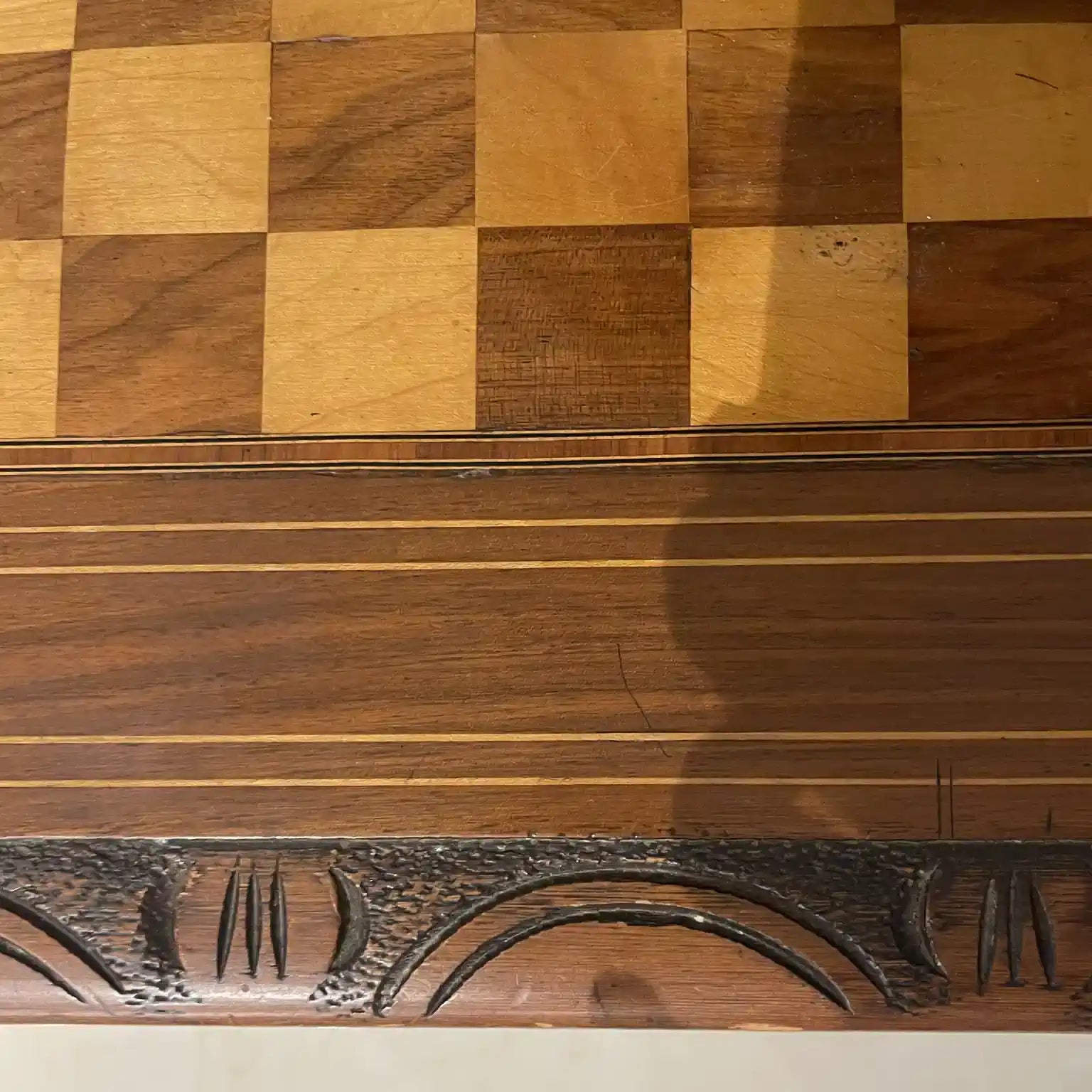 【アンティーク】 アンティーク チェステーブル / ヴィクトリア様式 / 19世紀後半 / ウォールナット材サテンウッド材クルミ材 / イギリス