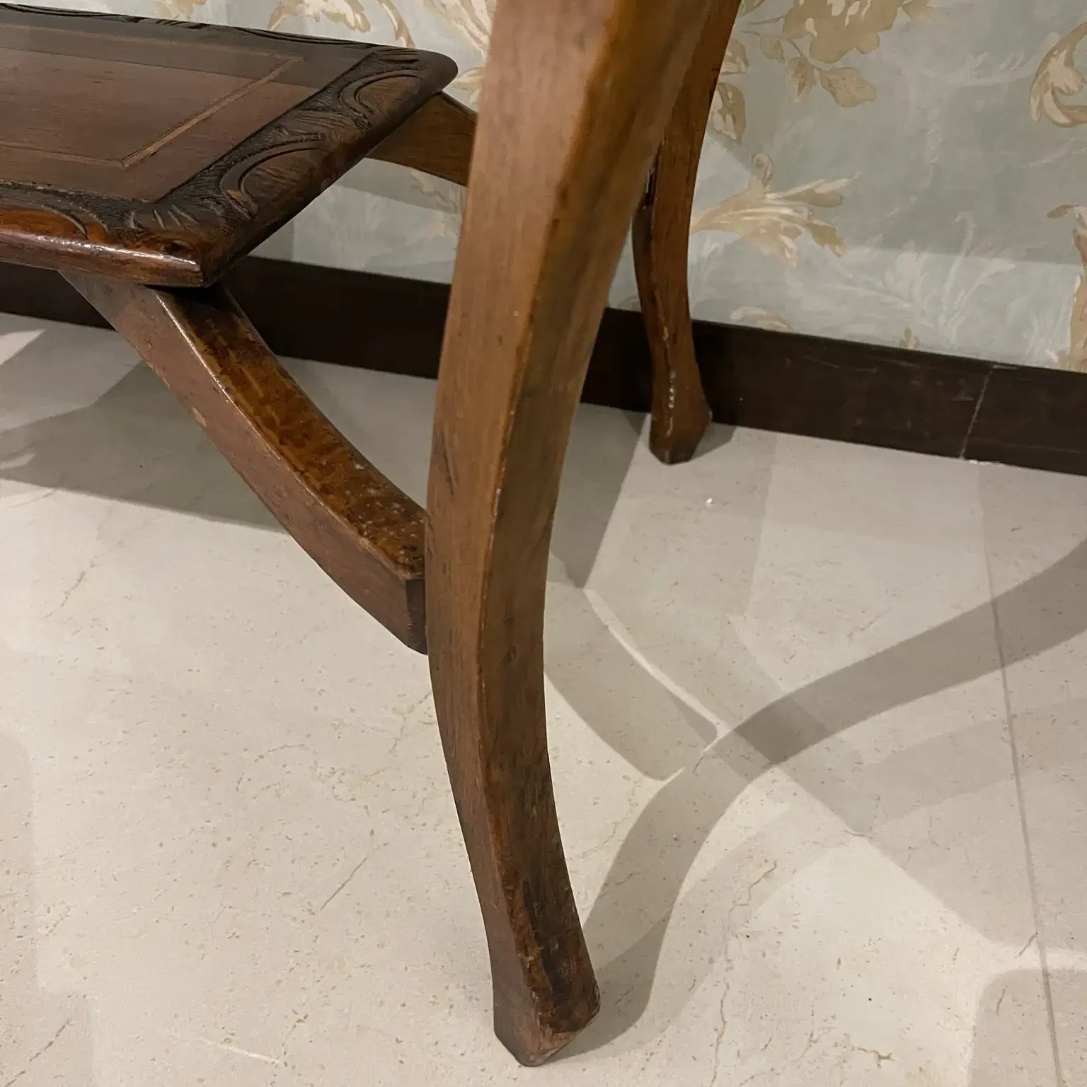 【アンティーク】 アンティーク チェステーブル / ヴィクトリア様式 / 19世紀後半 / ウォールナット材サテンウッド材クルミ材 / イギリス