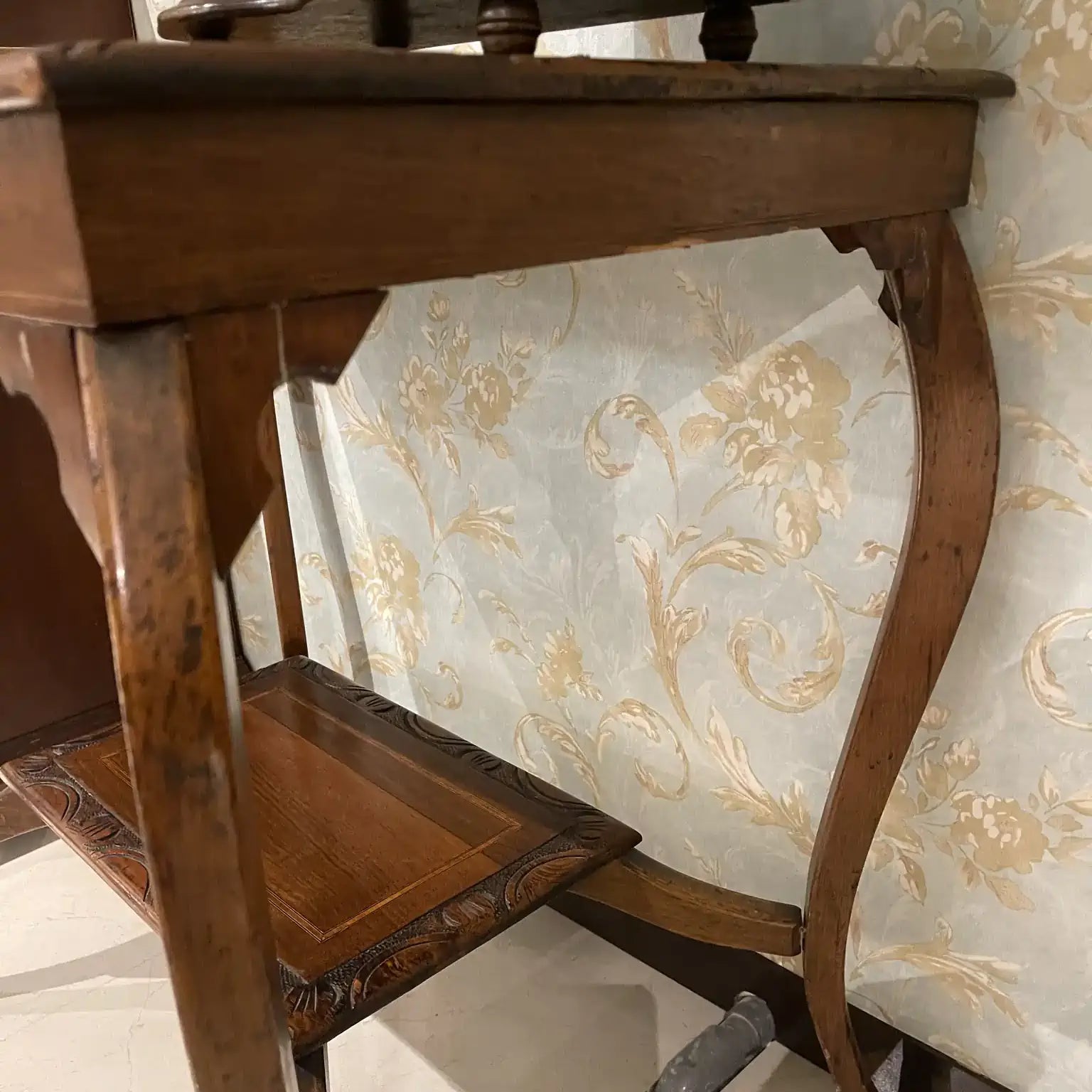 【アンティーク】 アンティーク チェステーブル / ヴィクトリア様式 / 19世紀後半 / ウォールナット材サテンウッド材クルミ材 / イギリス