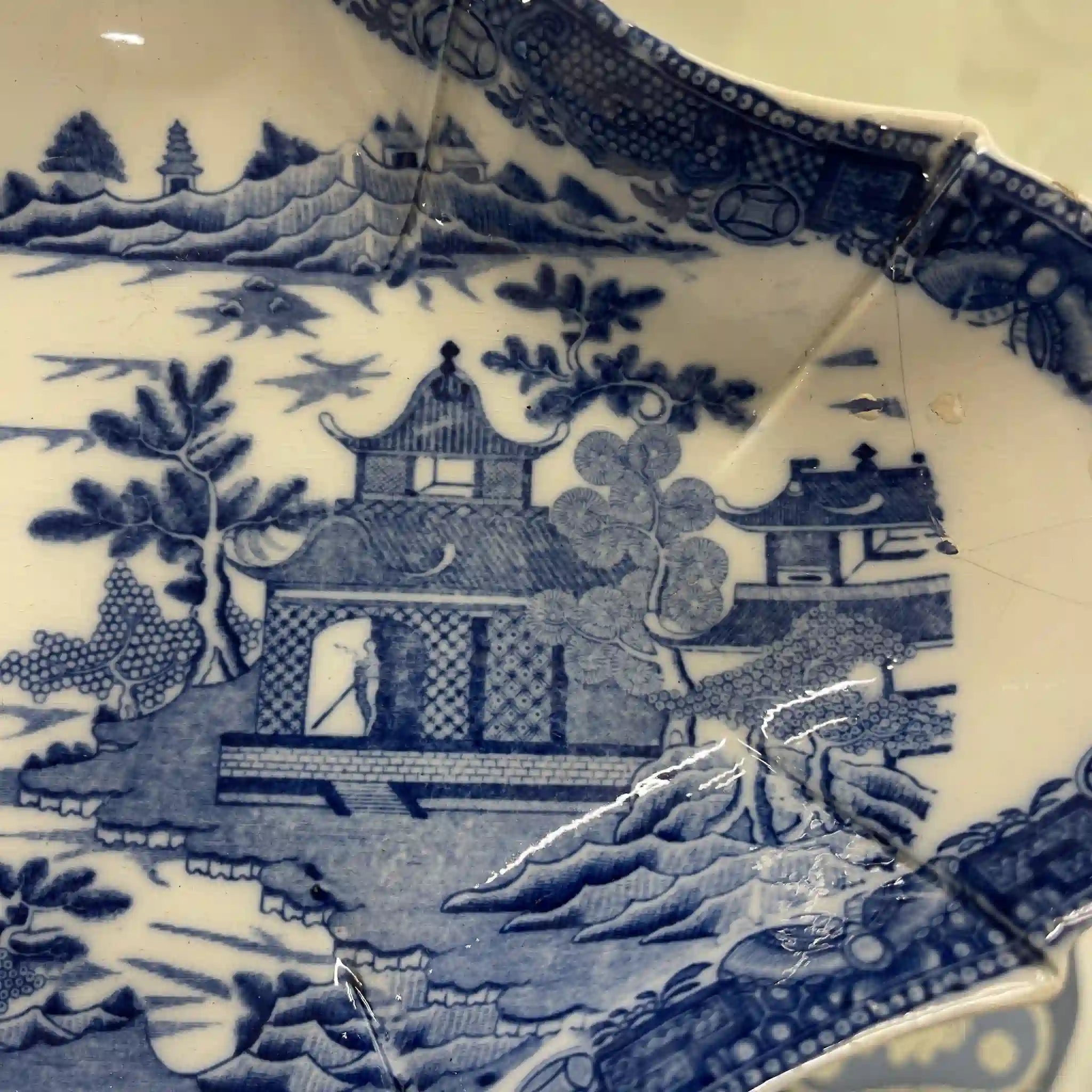 古董德文郡瓷盤(碟)/ 斯波德瓷器 / 義大利藍柳紋凹槽紋 / 19世紀