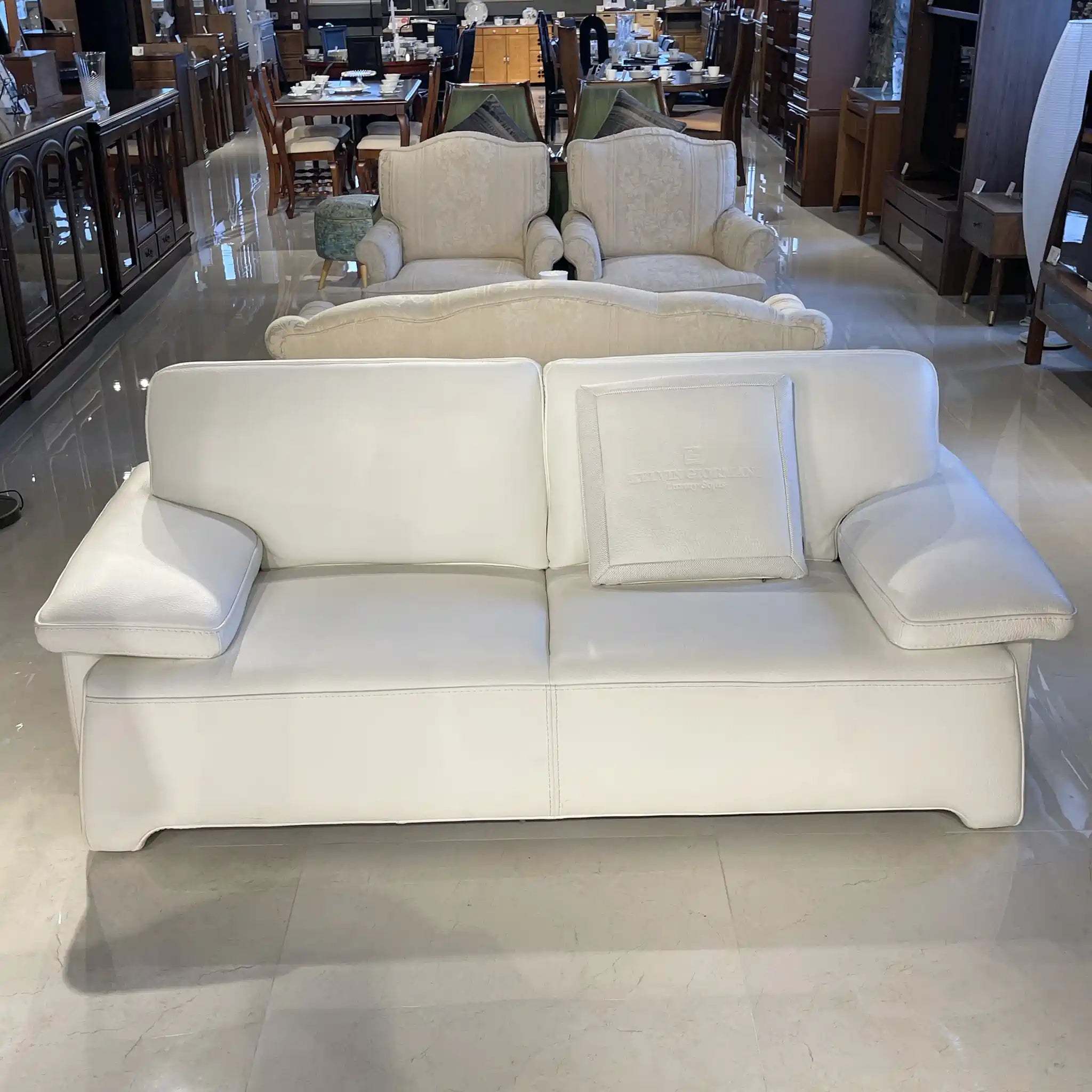 【リユース】 レザーソファ / KELVIN GIORMANI(ケルビン ジョルマーニ) / 本革 / ヨーロッパ