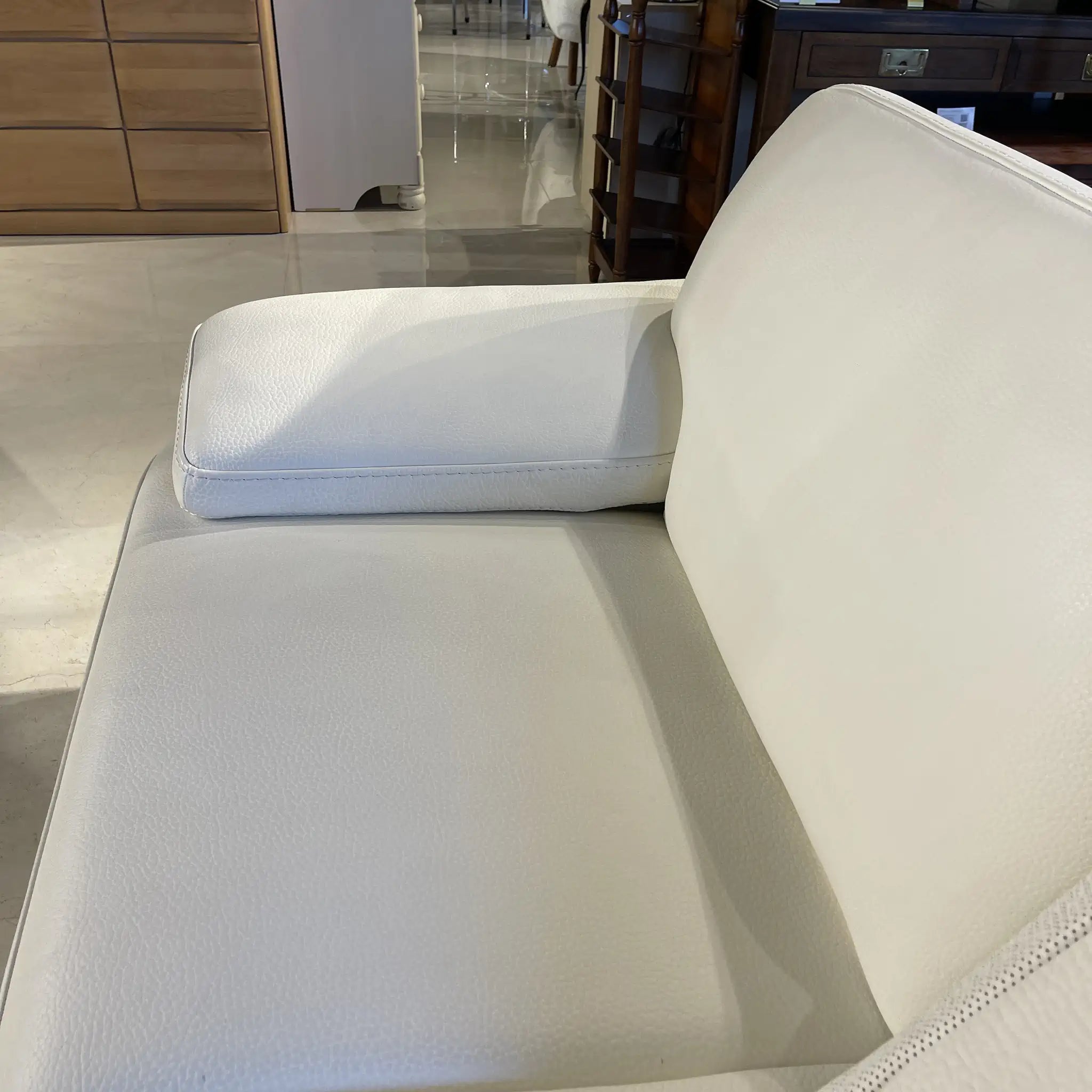 【リユース】 レザーソファ / KELVIN GIORMANI(ケルビン ジョルマーニ) / 本革 / ヨーロッパ