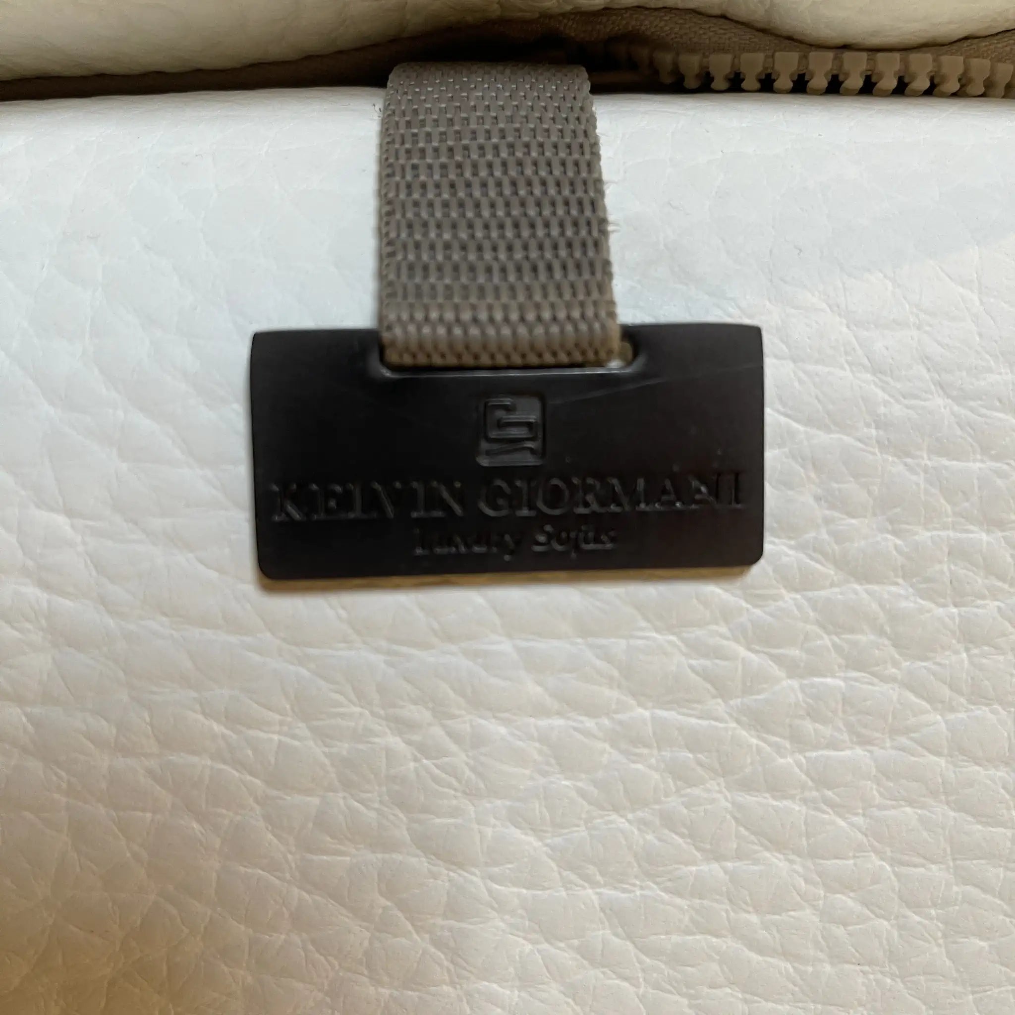 【リユース】 レザーソファ / KELVIN GIORMANI(ケルビン ジョルマーニ) / 本革 / ヨーロッパ