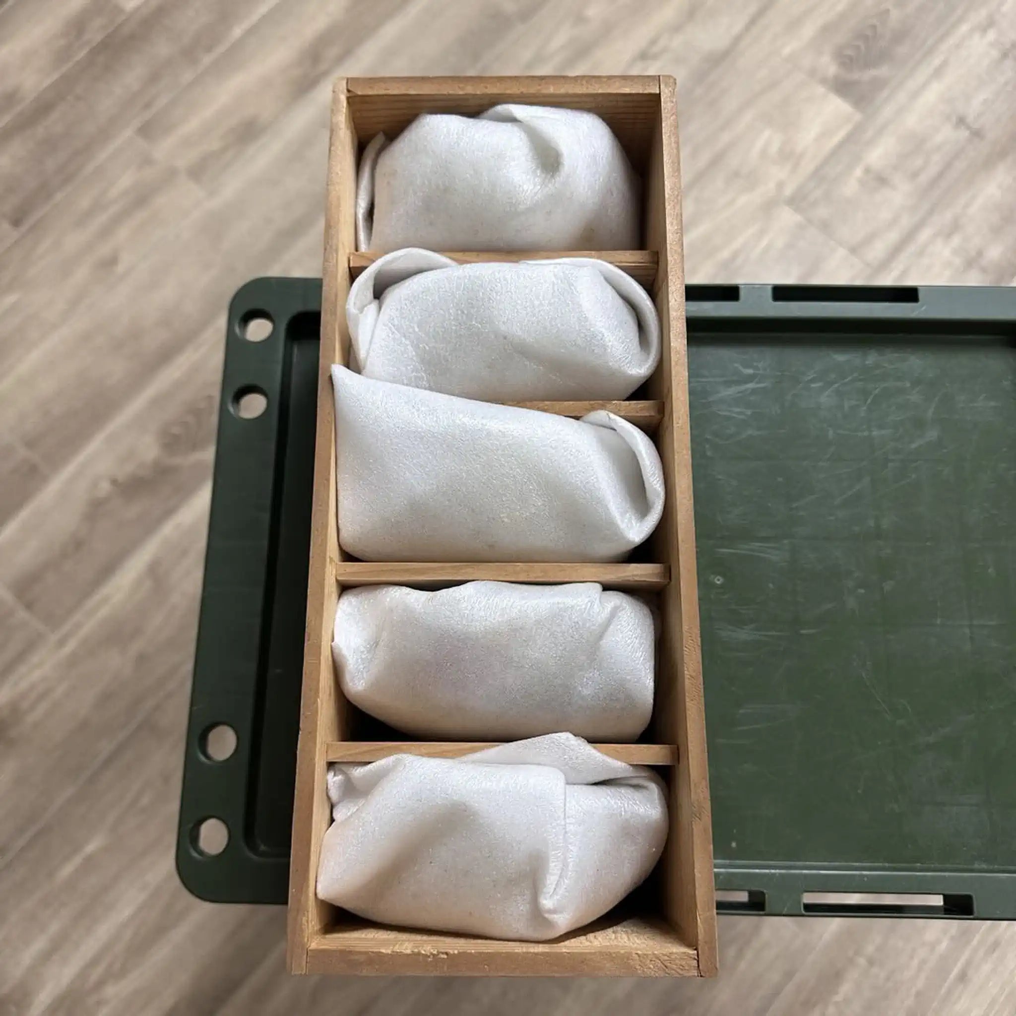 【骨董品】 小鉢揃 5P / 美泉作 / 九谷焼 / 日本 / 未使用