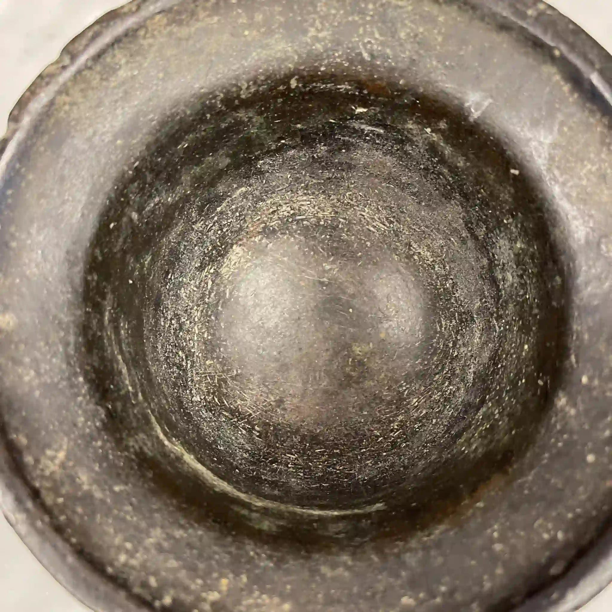 Antique bronze pot / 18th century (estimated) / Bronze / France / Directly imported from France