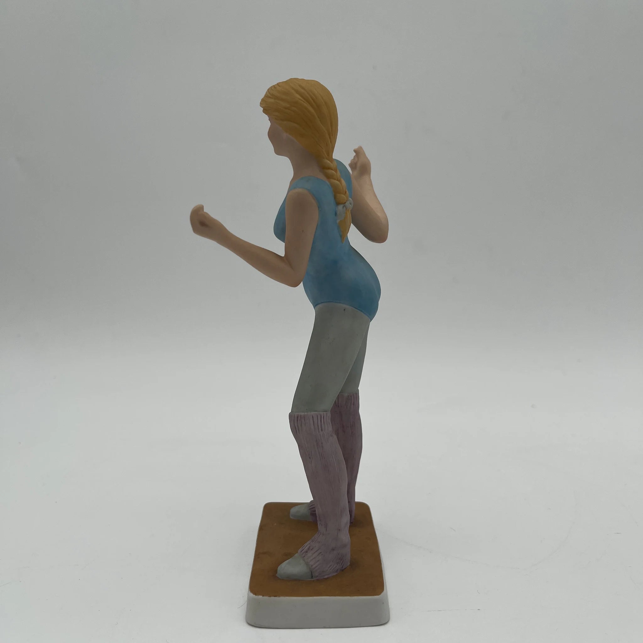 【ビンテージ】 エアロビックダンサーフィギュア / 1984年 / ビスク陶器,マット仕上げ,手彩色