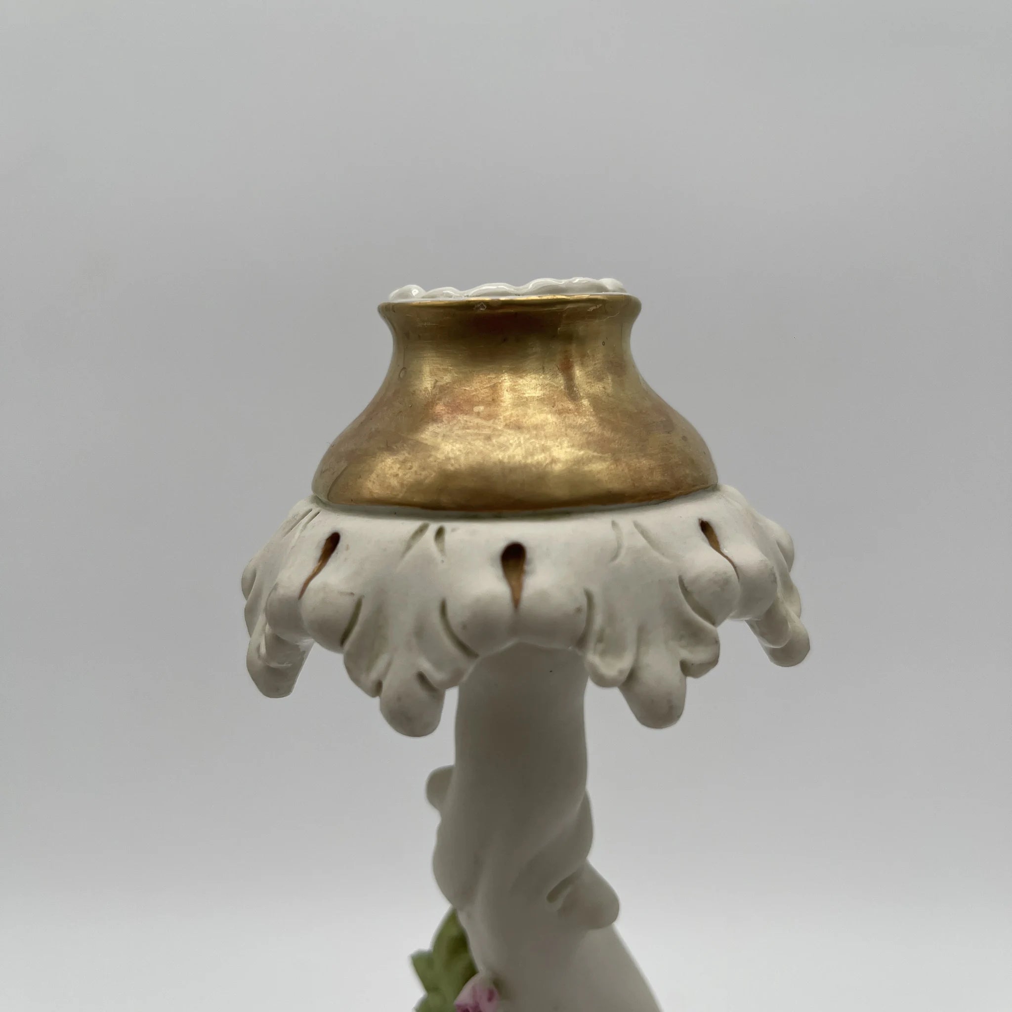 【アンティーク】 ろうそく立て / 1950-1970年代(推定) / 磁器 / イタリア / アカンサス台座