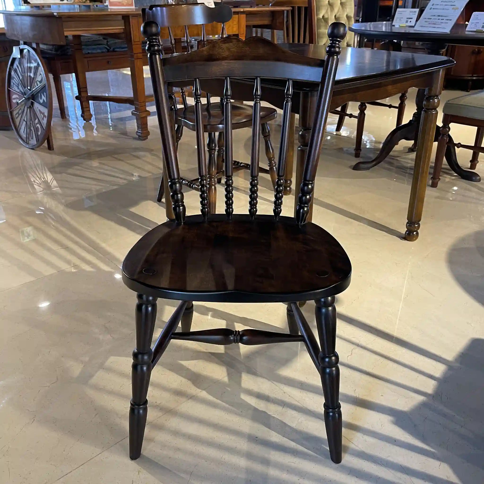 【リユース】 ウィンザーチェア / 北海道民芸家具 / カバ材 / 日本 / 樺材無垢,多層塗り仕上げ,座繰り加工