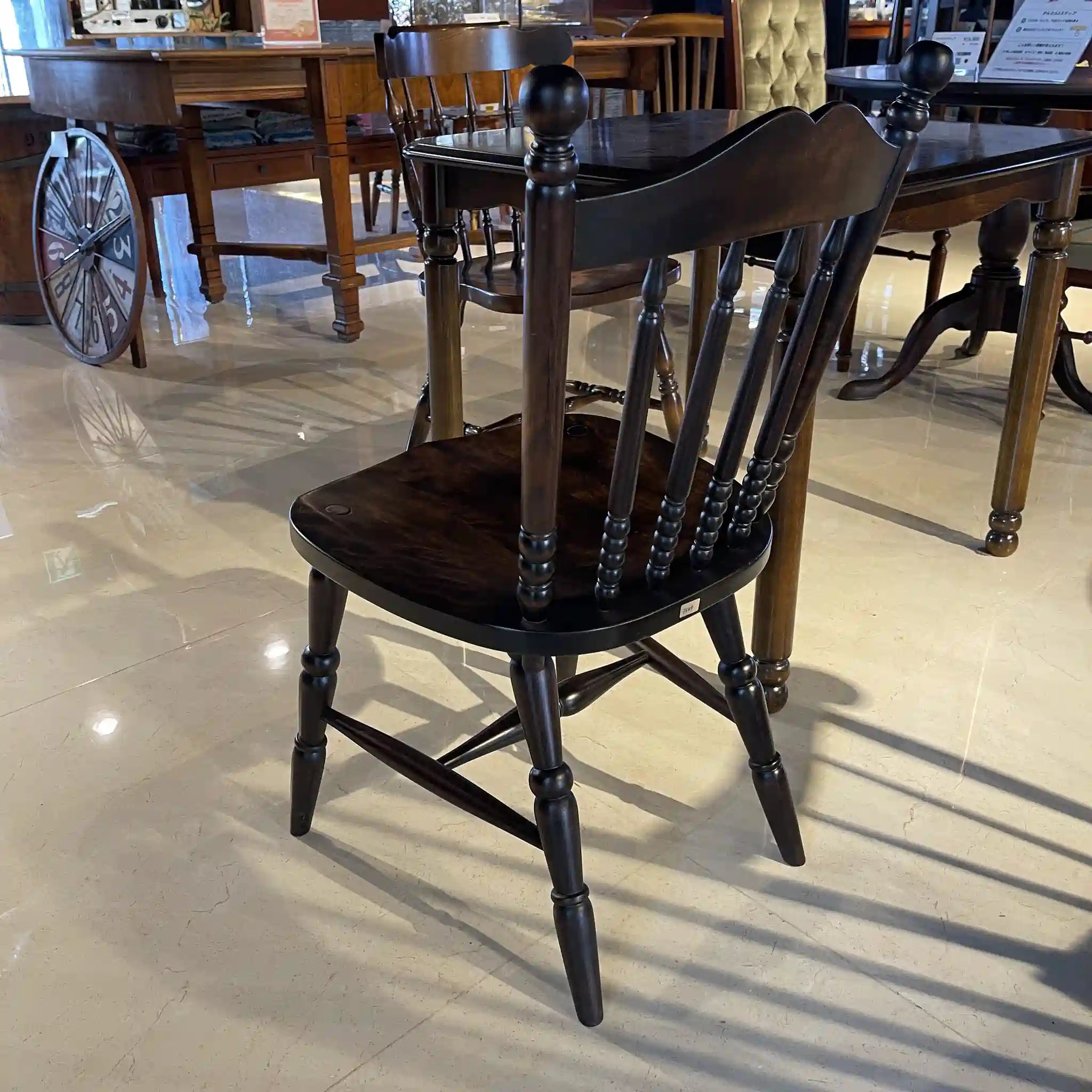 【リユース】 ウィンザーチェア / 北海道民芸家具 / カバ材 / 日本 / 樺材無垢,多層塗り仕上げ,座繰り加工