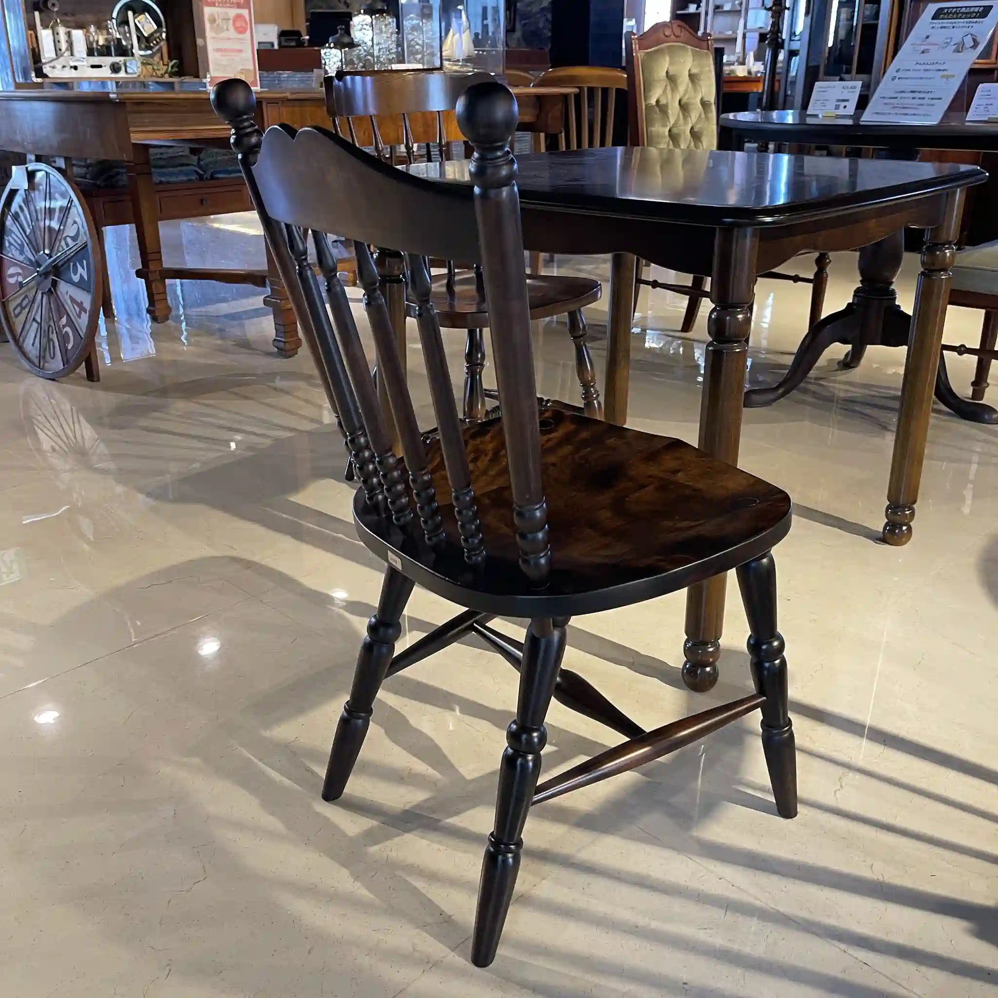 【リユース】 ウィンザーチェア / 北海道民芸家具 / カバ材 / 日本 / 樺材無垢,多層塗り仕上げ,座繰り加工