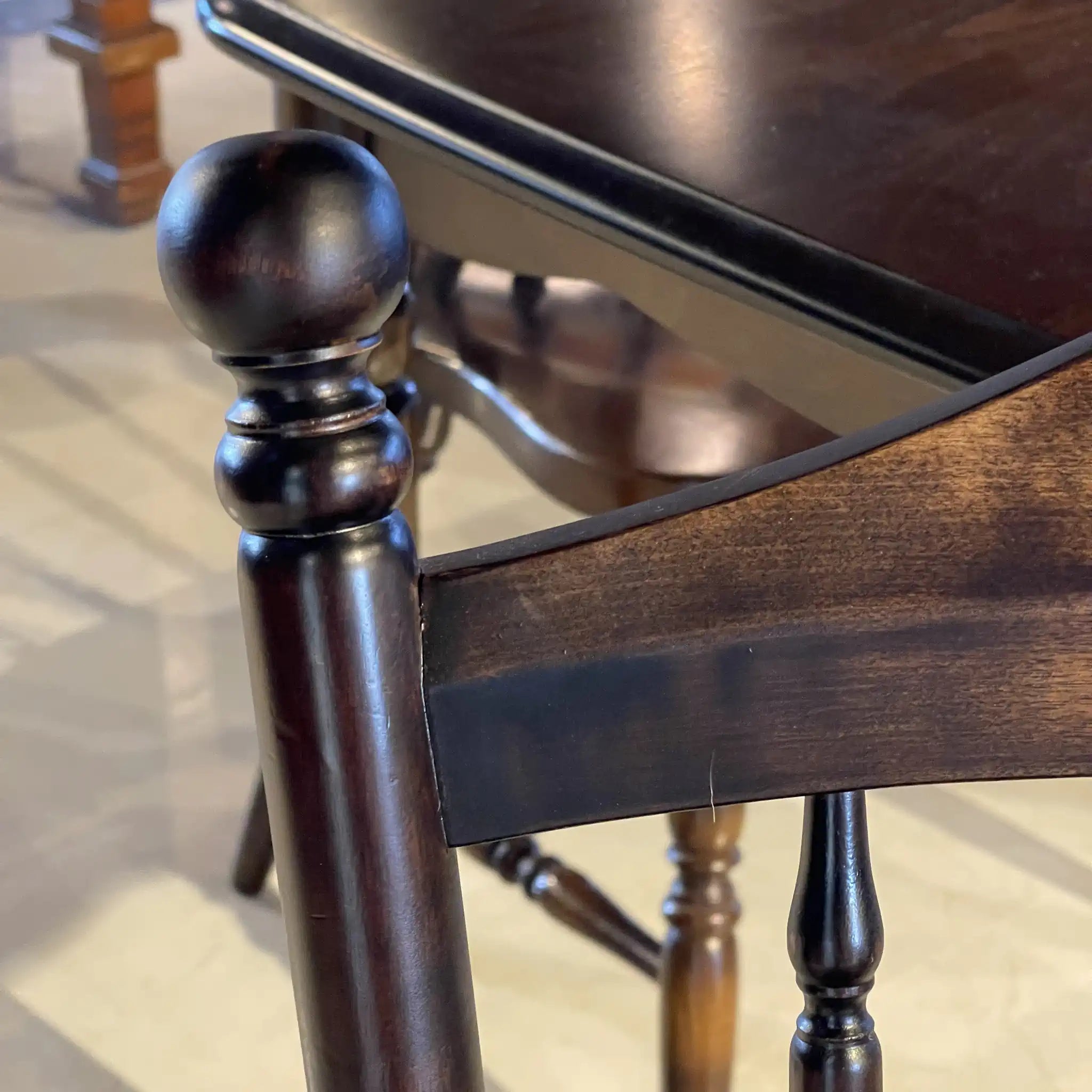 【リユース】 ウィンザーチェア / 北海道民芸家具 / カバ材 / 日本 / 樺材無垢,多層塗り仕上げ,座繰り加工